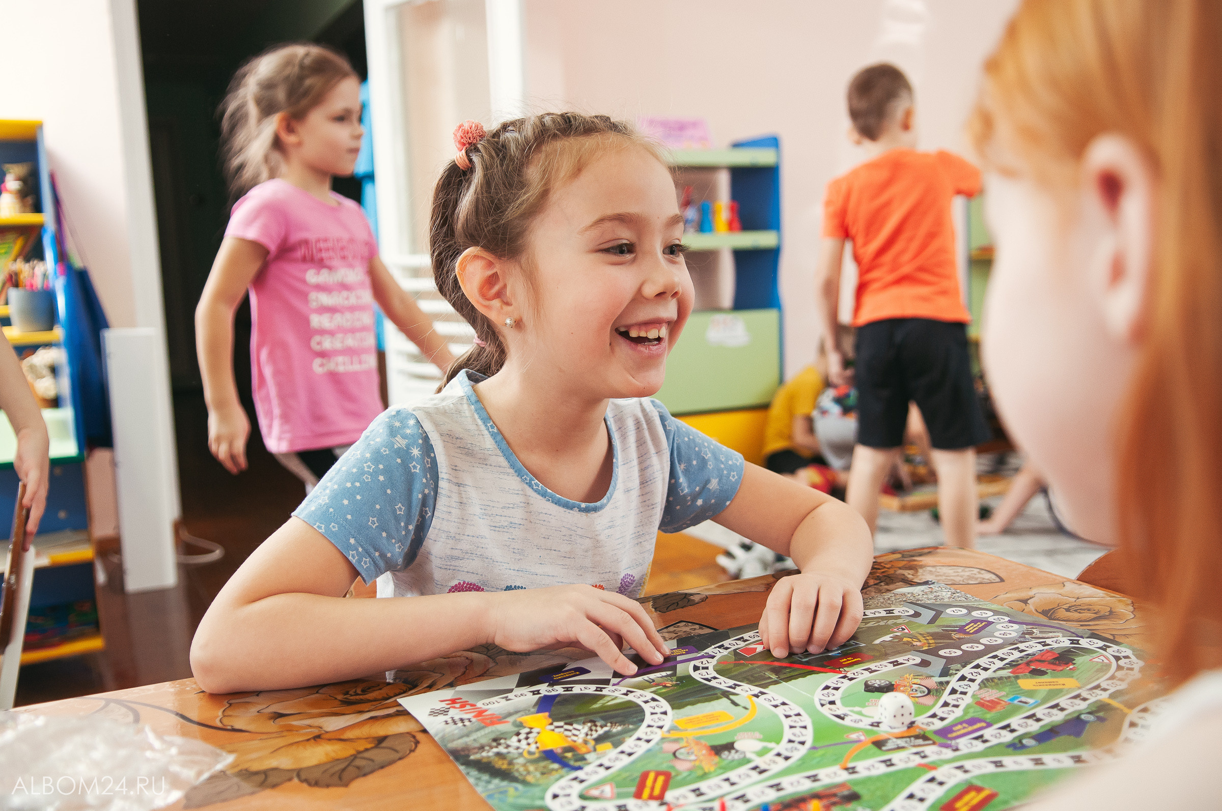 Съемка на выпускной альбом Сад № 169, гр. Божьи коровки. Выпускные альбомы и фотосъемка в Красноярске