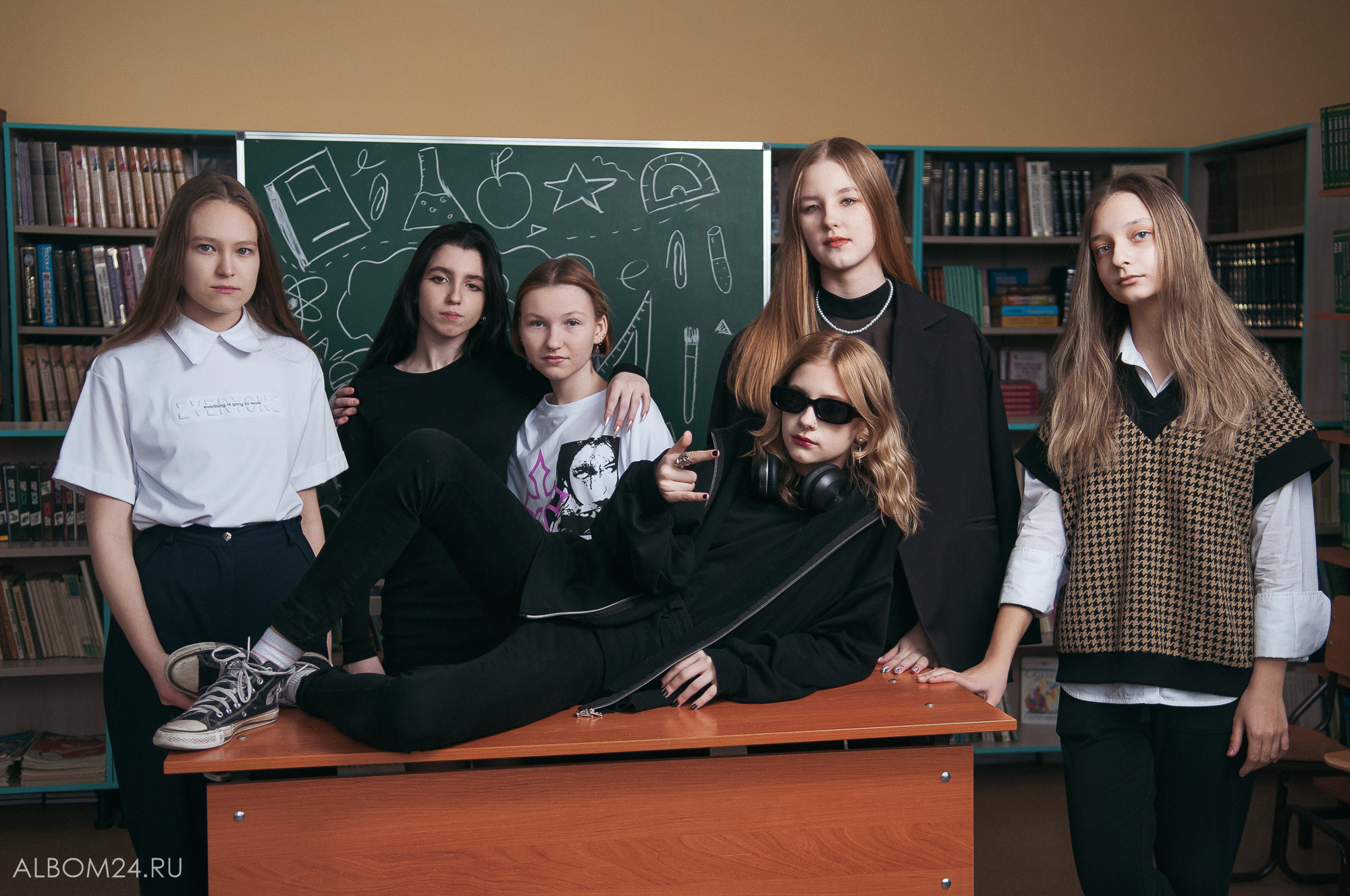 Съемка на выпускной альбом Гимназия № 11, 9В. Выпускные альбомы и фотосъемка в Красноярске