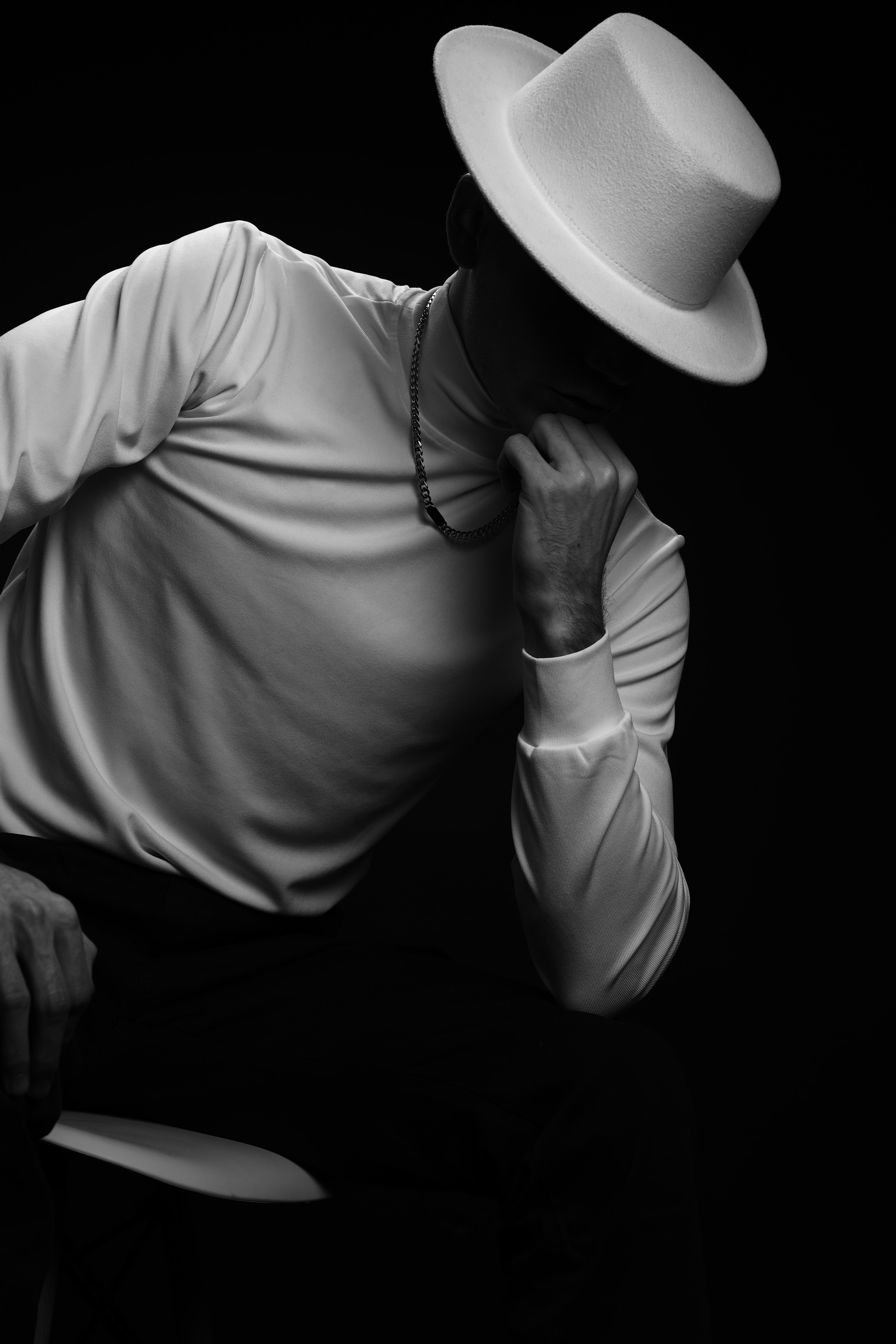 The White hat Alex. Профессиональный фотограф в Воронеже Владислав Крылов