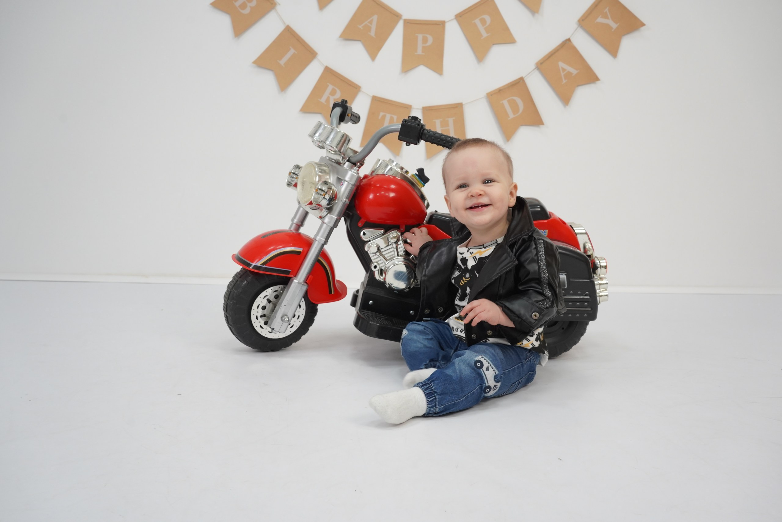 Фотосессия на Годик для Мальчиков. Детская Фотостудия ГОДОВАСИКИ в Санкт-Петербурге фотосесия на годик