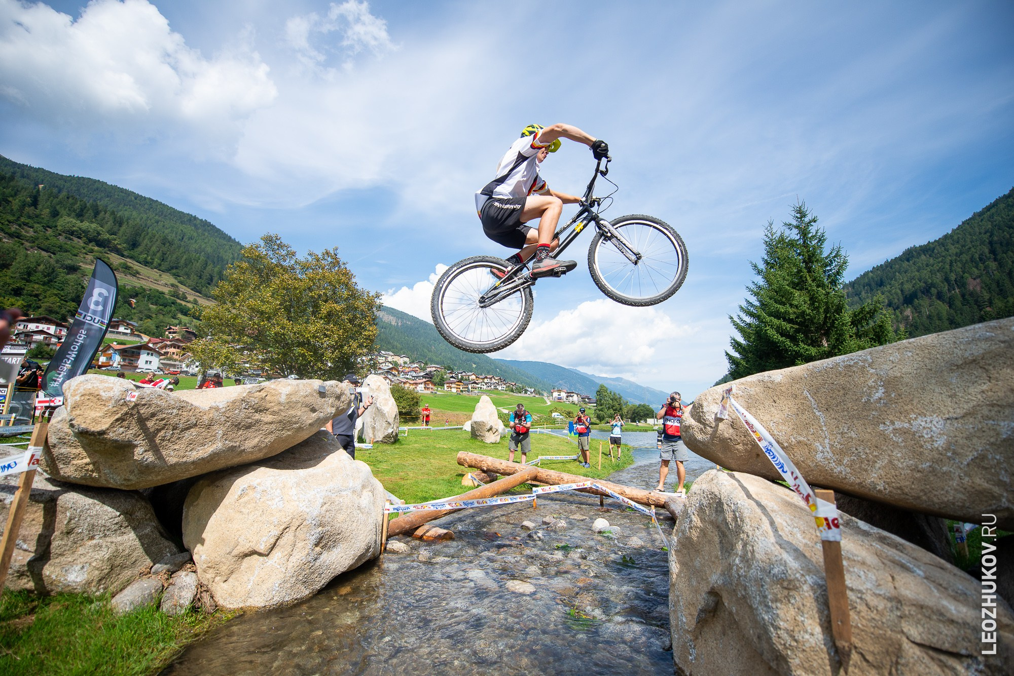 UCI Trials World Championships 2016 — finals. Sports photographer Leonid Zhukov