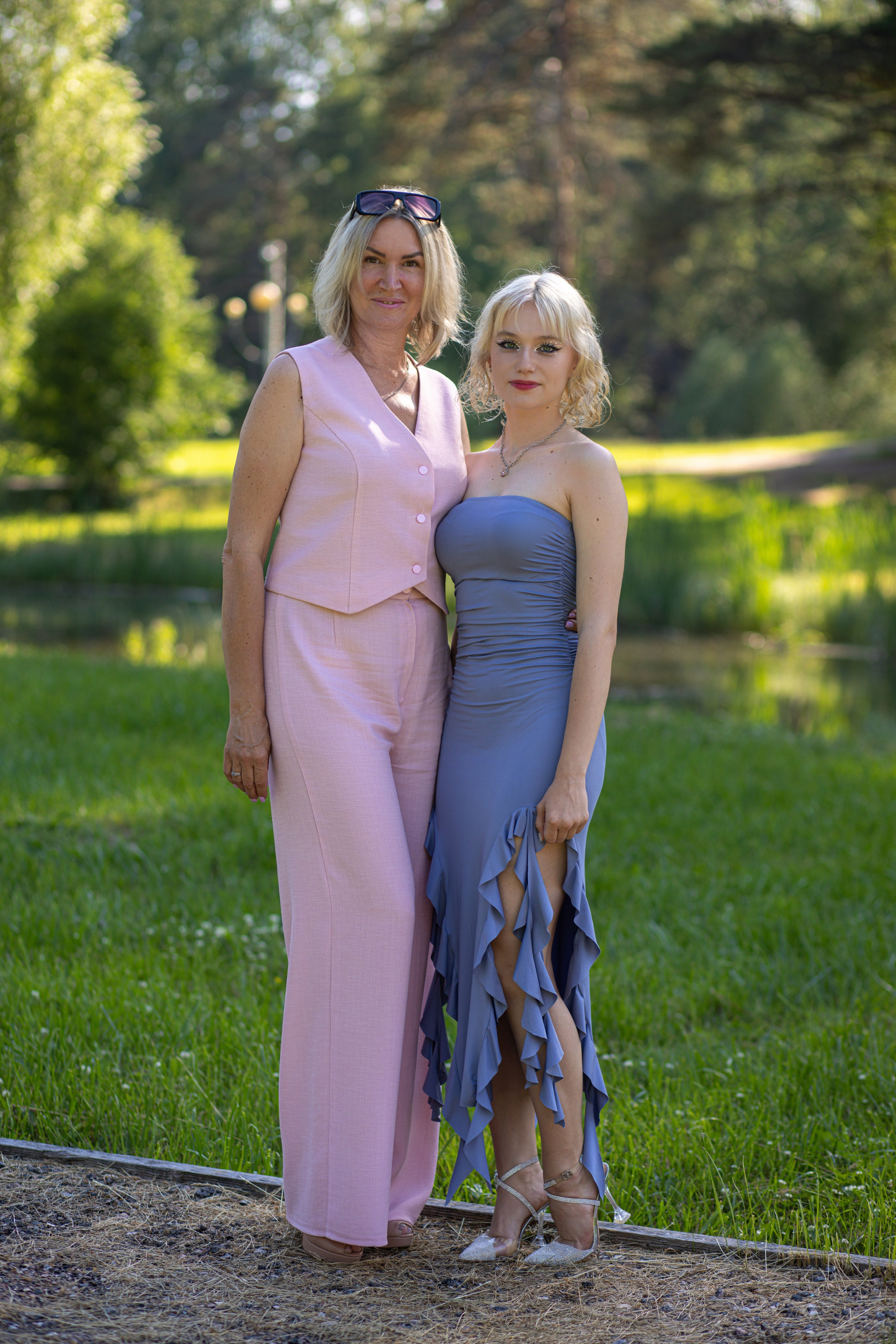 Фотосессия на выпускной. Школа № 12, 11 класс, 2024 г. Студия выпускных альбомов Остров