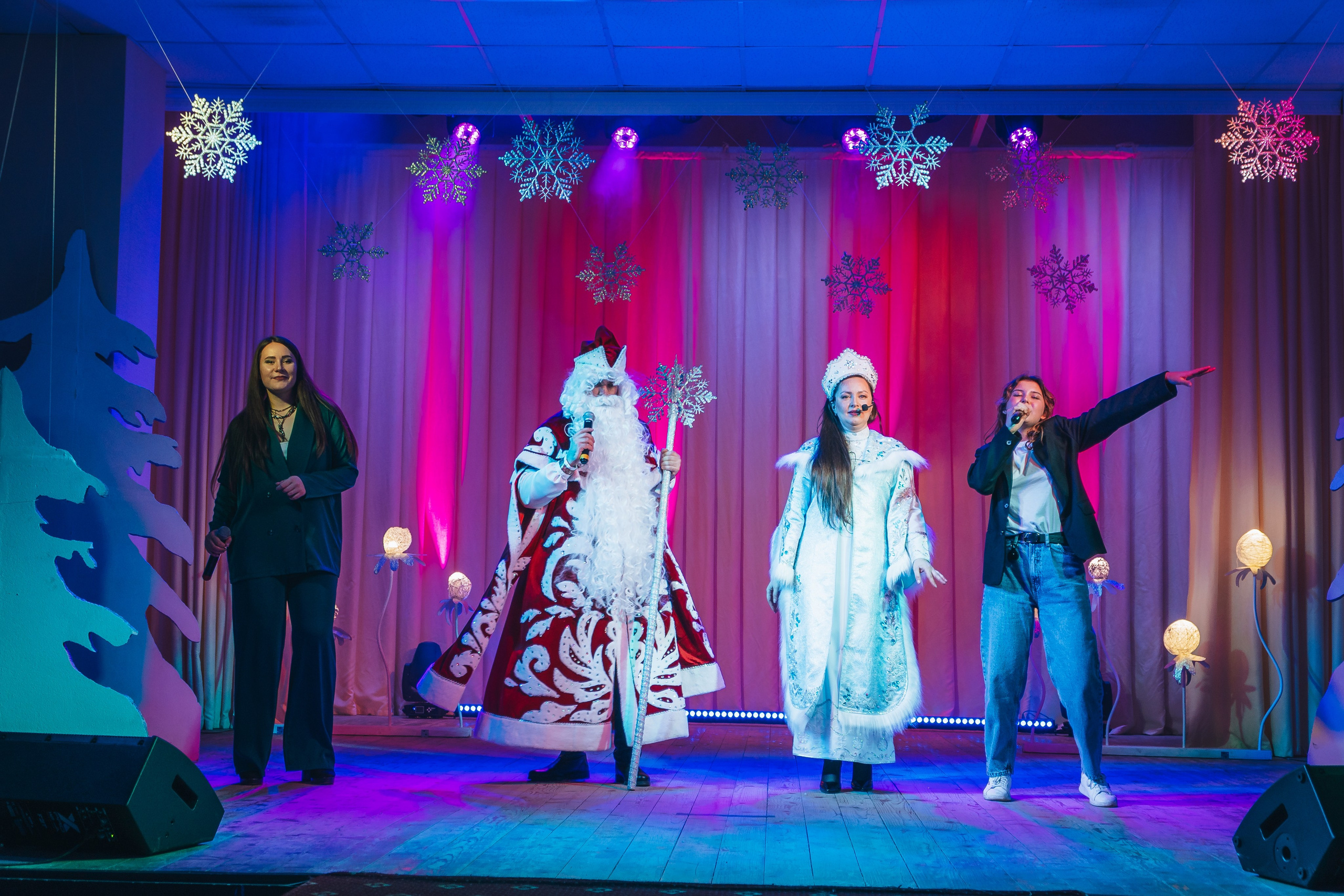 «Новый год к нам мчится». Новотитаровский Дом культуры