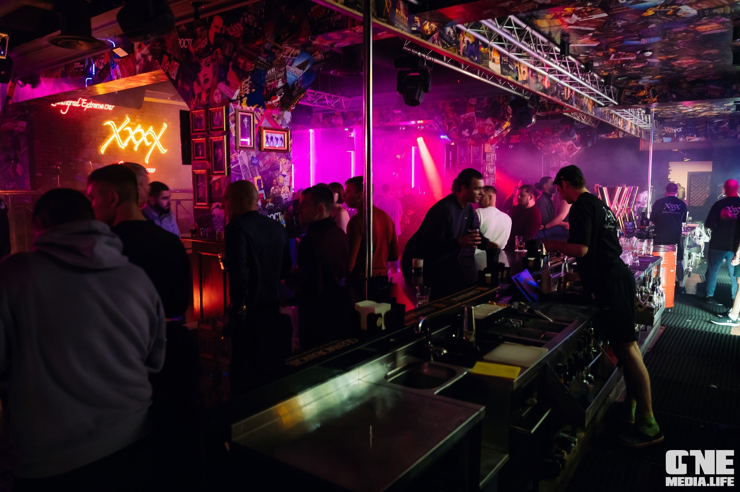 Фоторепортаж из бара XxxX. One Media Life: фоторепортажи, фотоотчеты с мероприятий и заведений