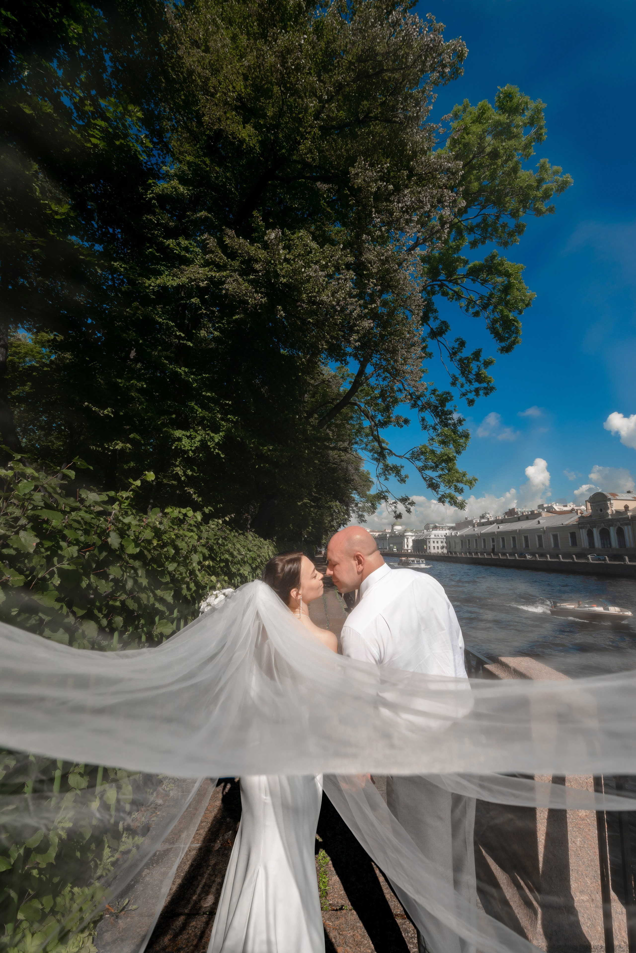 Летняя свадьба В Санкт-Петербурге и красивой выездной регистрацией Даши и Саши. Воздушная свадебная фотосессия в Петербурге. Портретный, семейный и свадебный фотограф в Санкт-Петербурге и в Пушкине Ширяев Денис