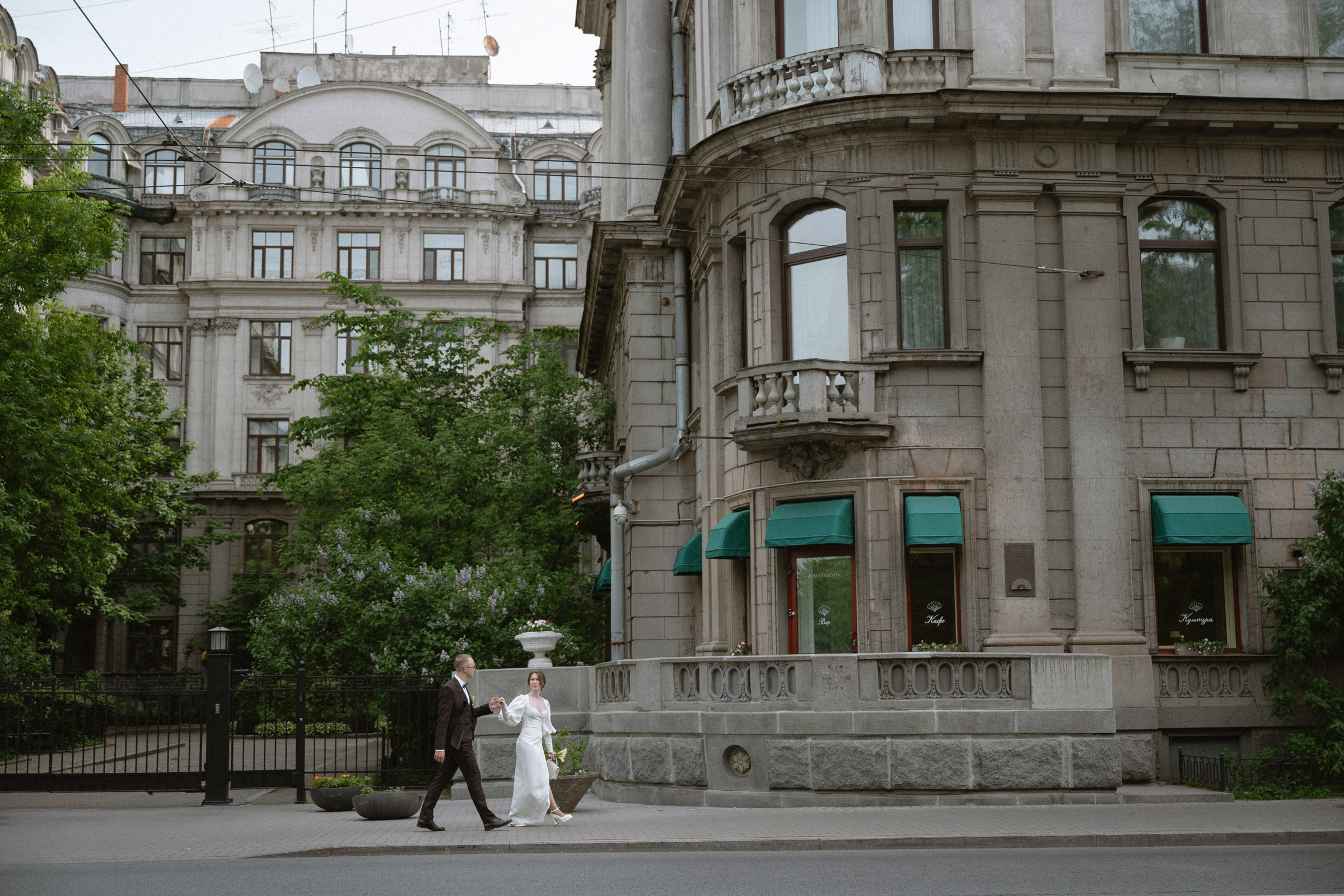 свадебная фотосессия в Лопухинском саду