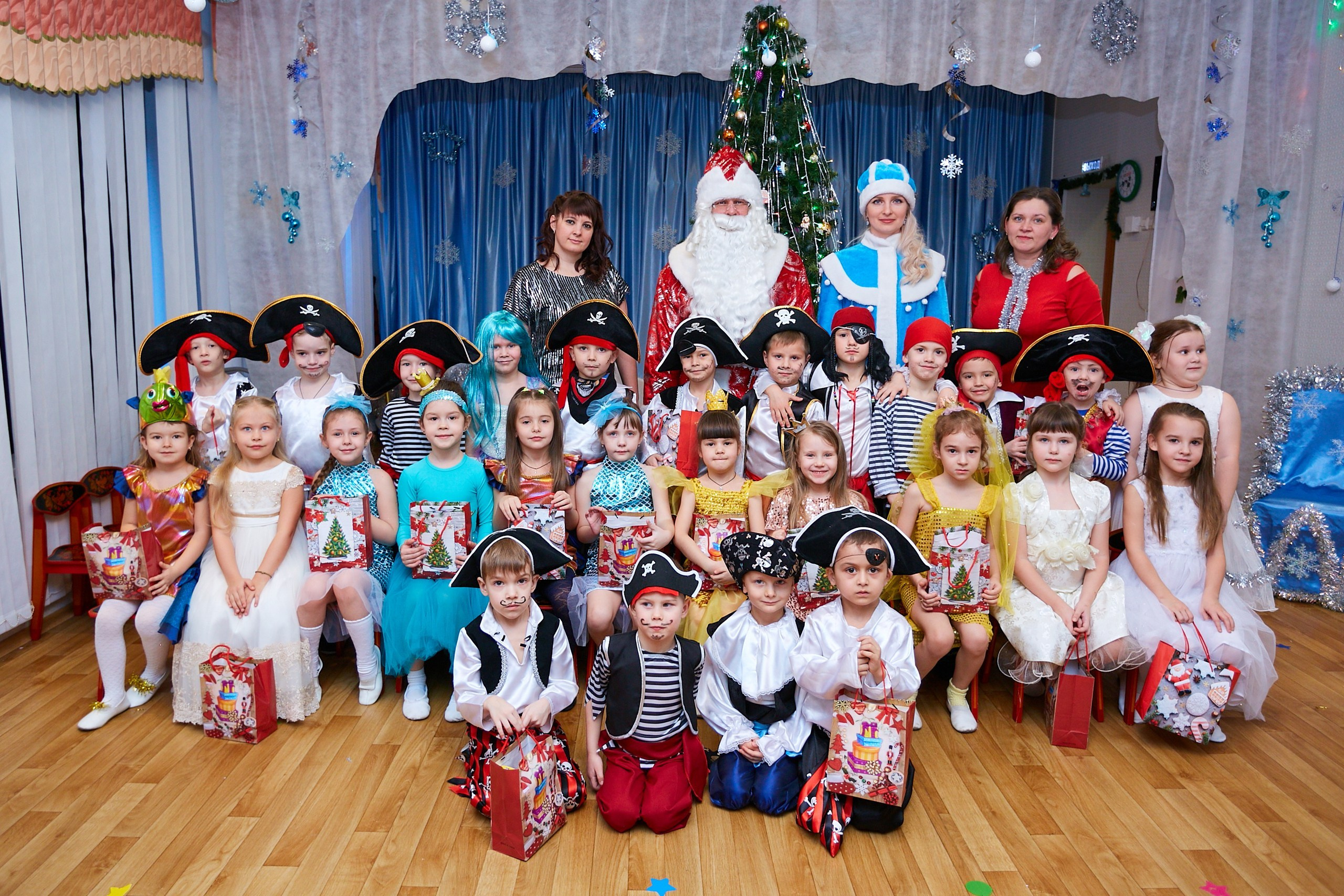 Новогодний утренник. Выпускной альбом Новосибирск