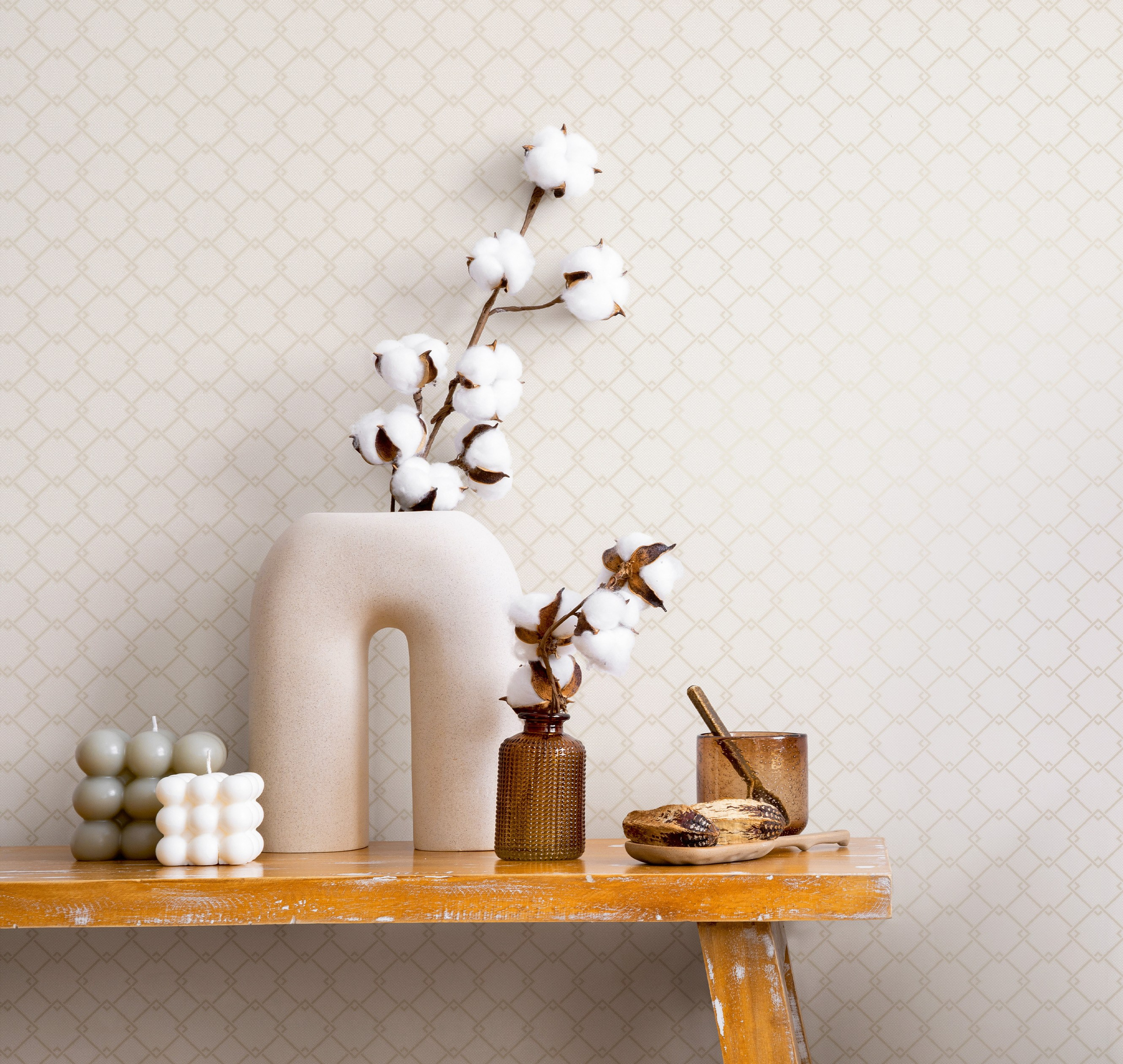 Обои Loymina Group Киров. L. Deco интерьерный салон. Краски/обои/лепной декор