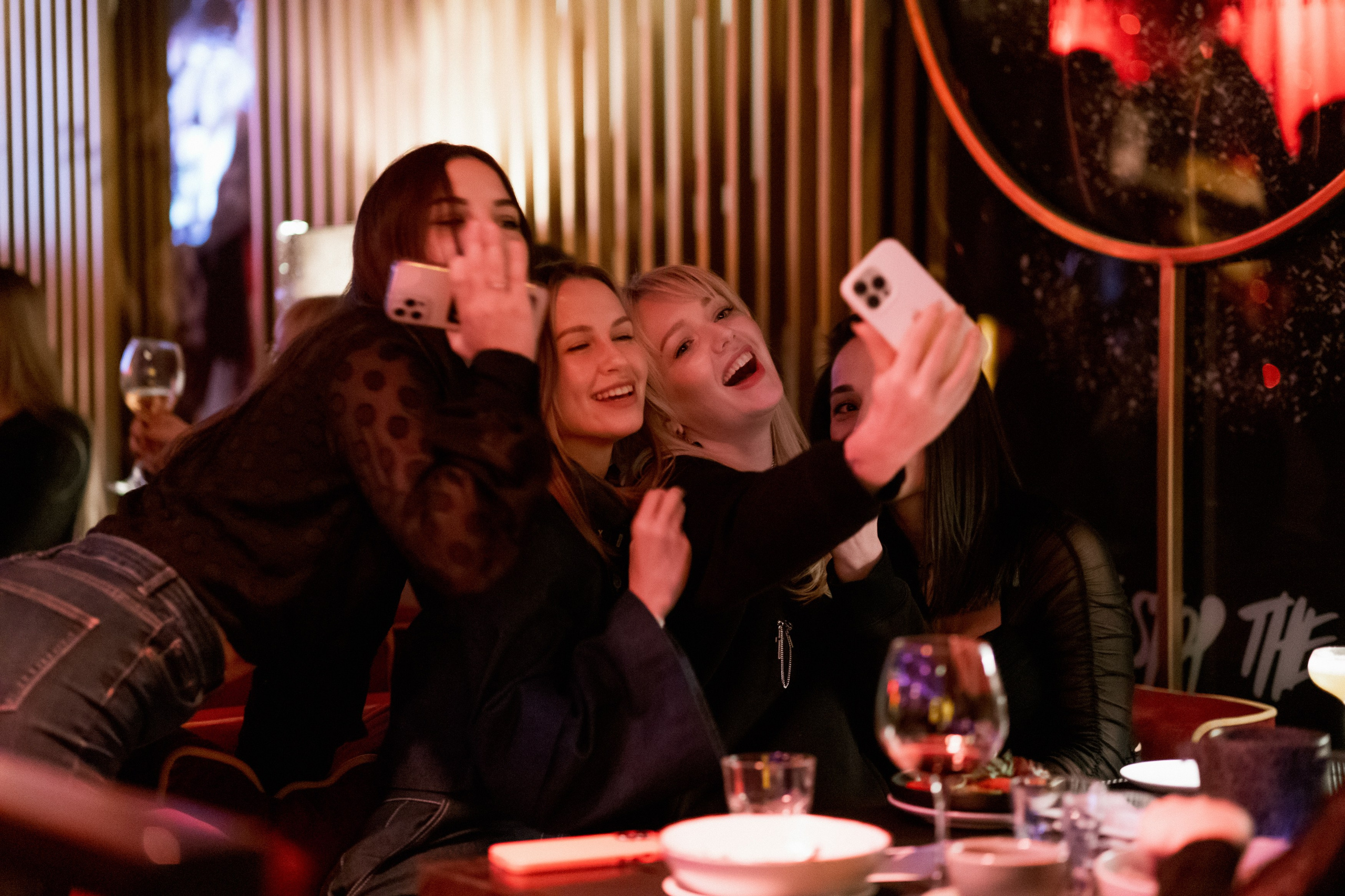 YANA URBAN: сольный концерт в «Анжелика Wineroom». СВОИ. ФОТООТЧЕТЫ-СОБЫТИЯ-МЕСТА