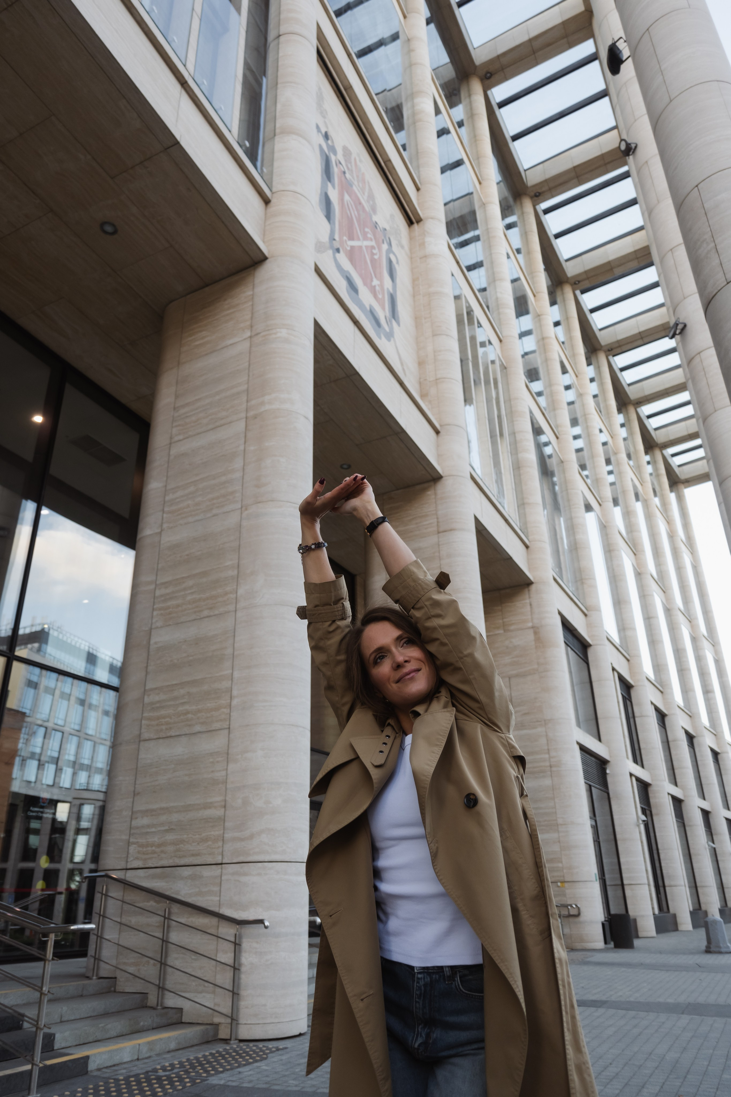 Уличная фотосессия в Невской Ратуше. Портретный и репортажный фотограф в Санкт-Петербурге | Валерия Кайряк