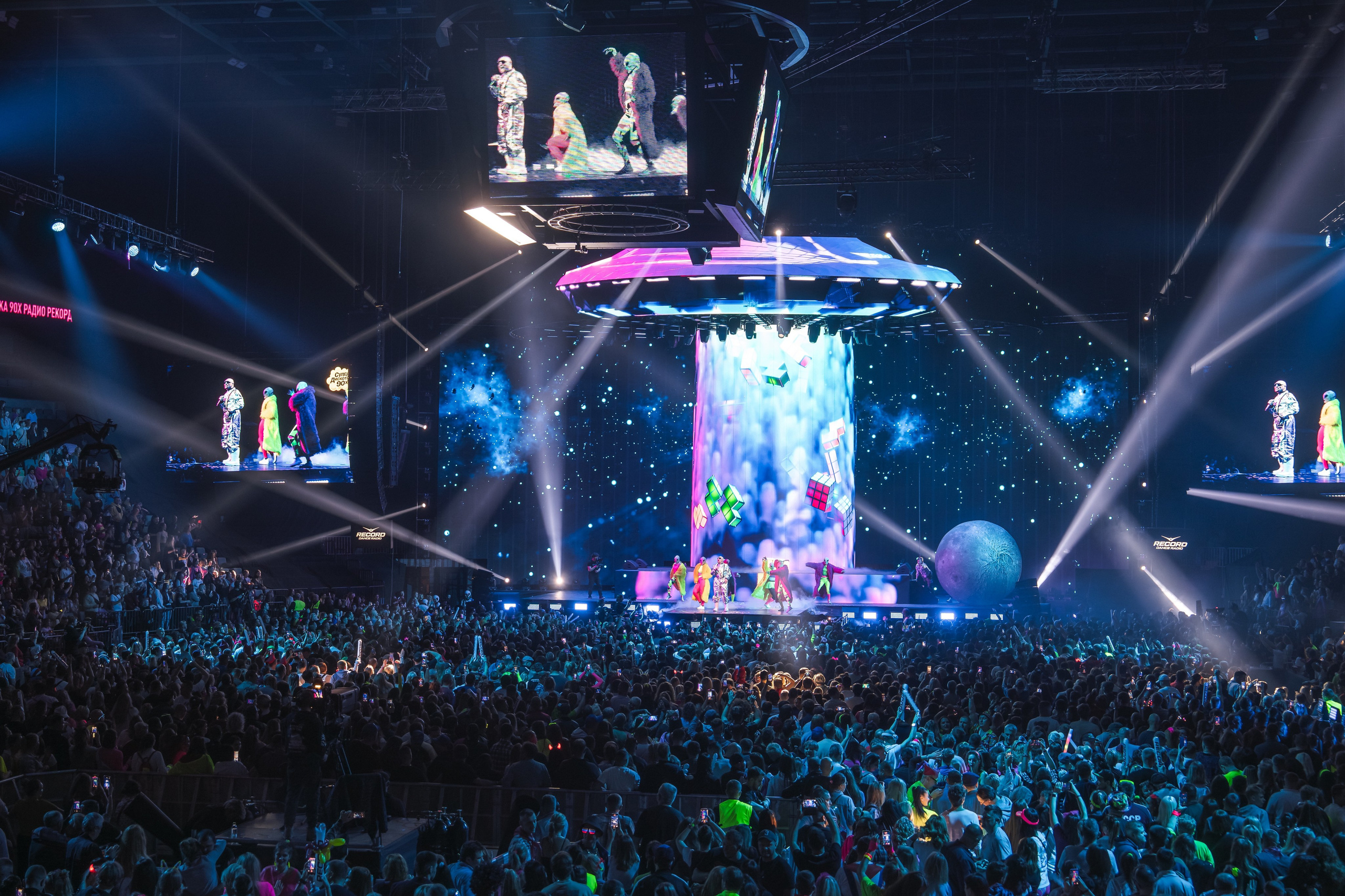 Superdiskoteka 90. Svyatoslav Bunkov | photographer