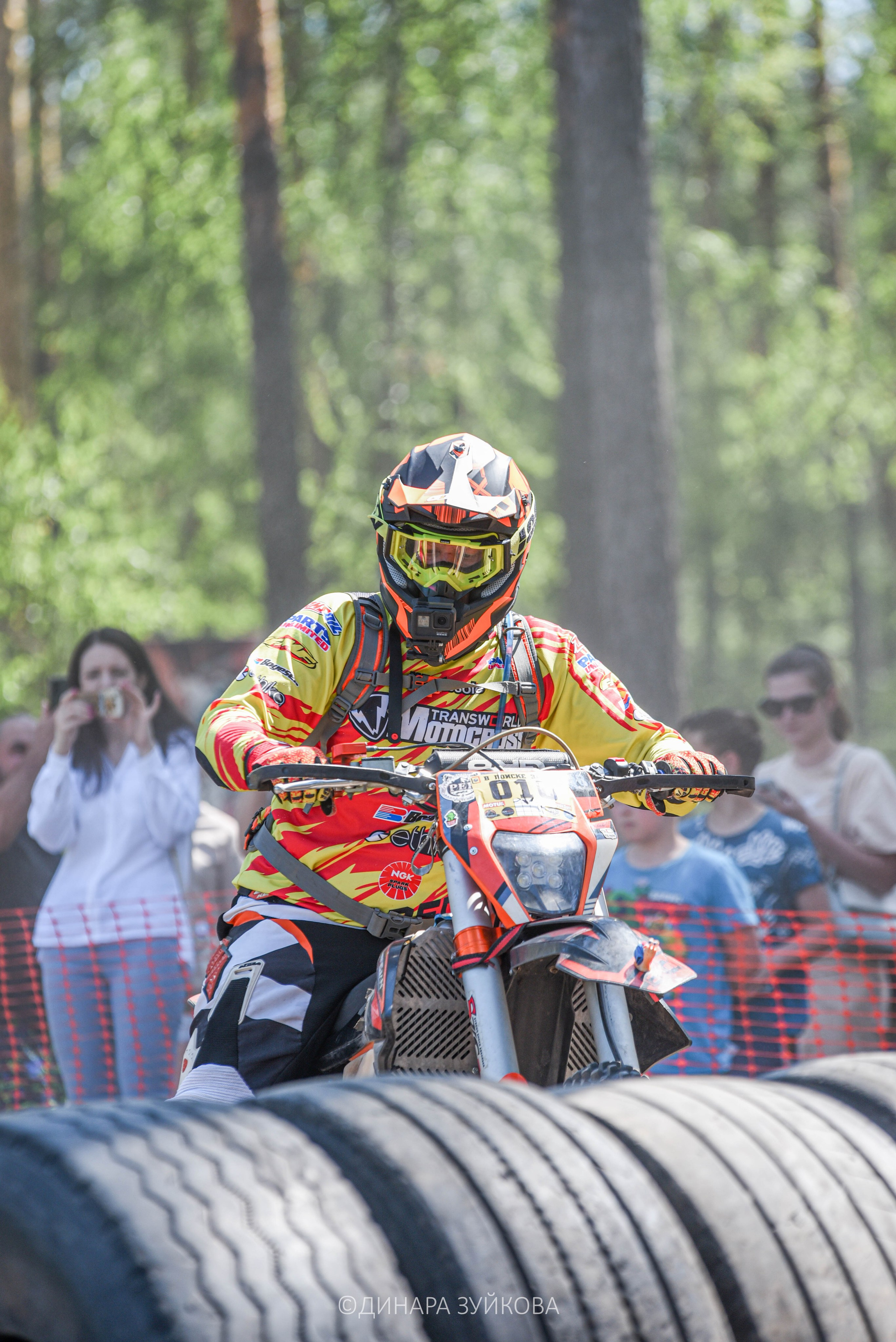 В поиске зацепа от ЭндуроБор. Мотофотограф в Нижнем Новгороде Динара Зуйкова