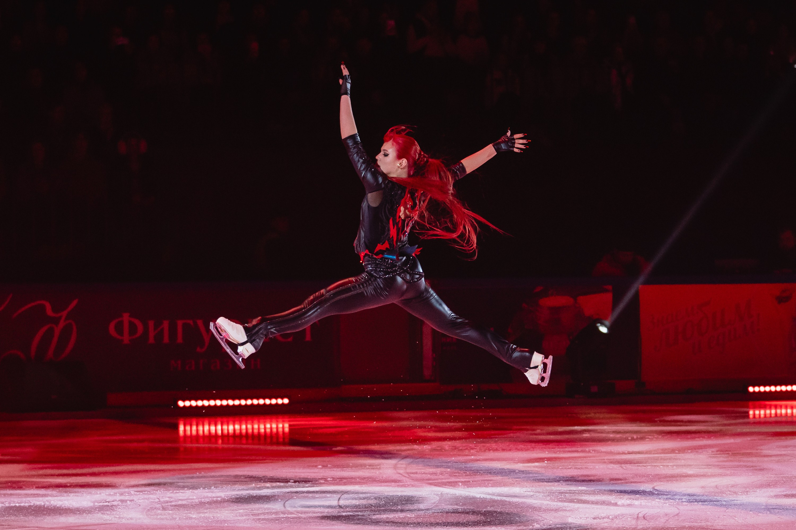 Шоу «Чемпионы на льду» в Новосибирске. Воробьева Ксения — Спортивный и танцевальный фотограф Новосибирск