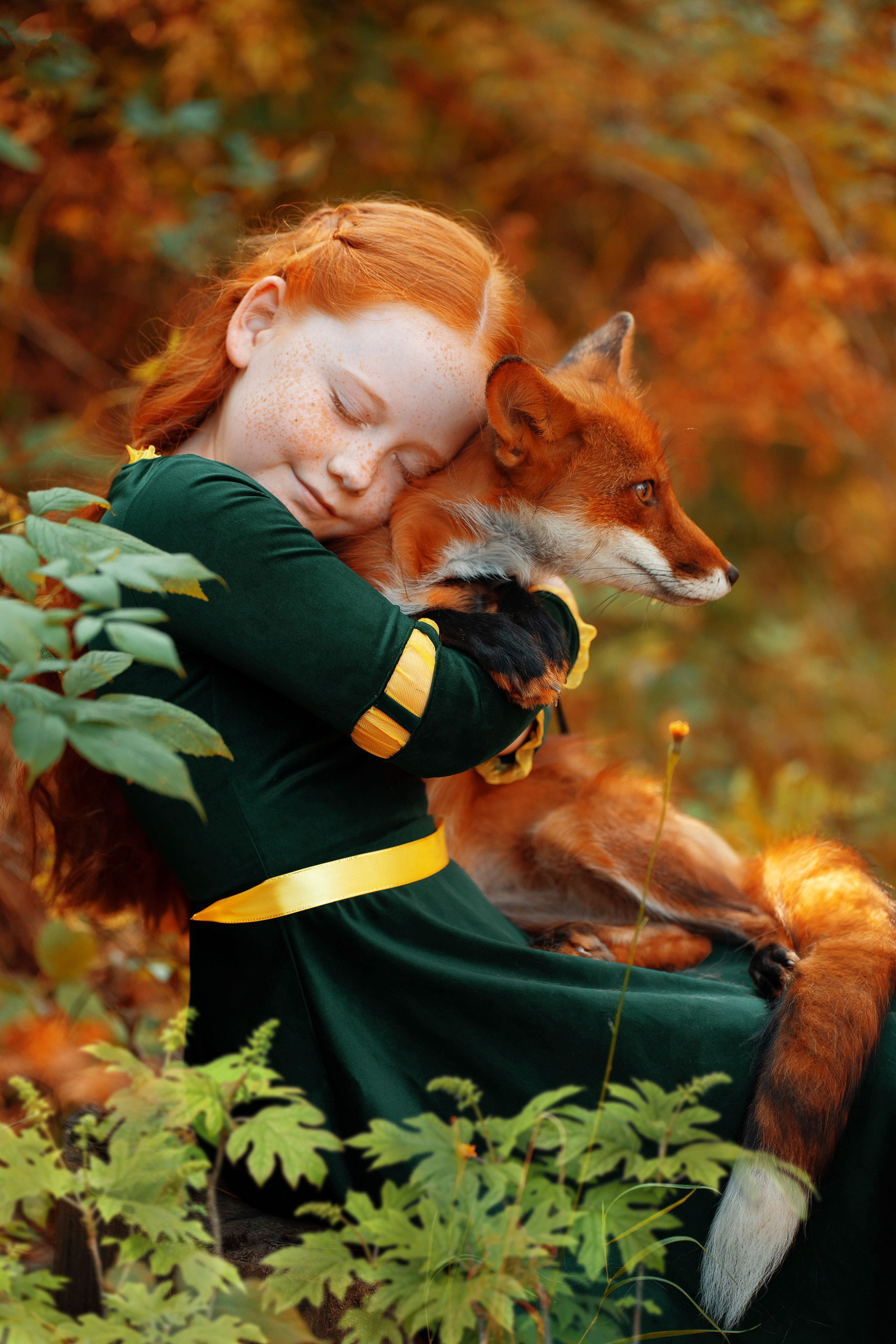 Художественная фотосессия девушки с домашней лисой в СПб.