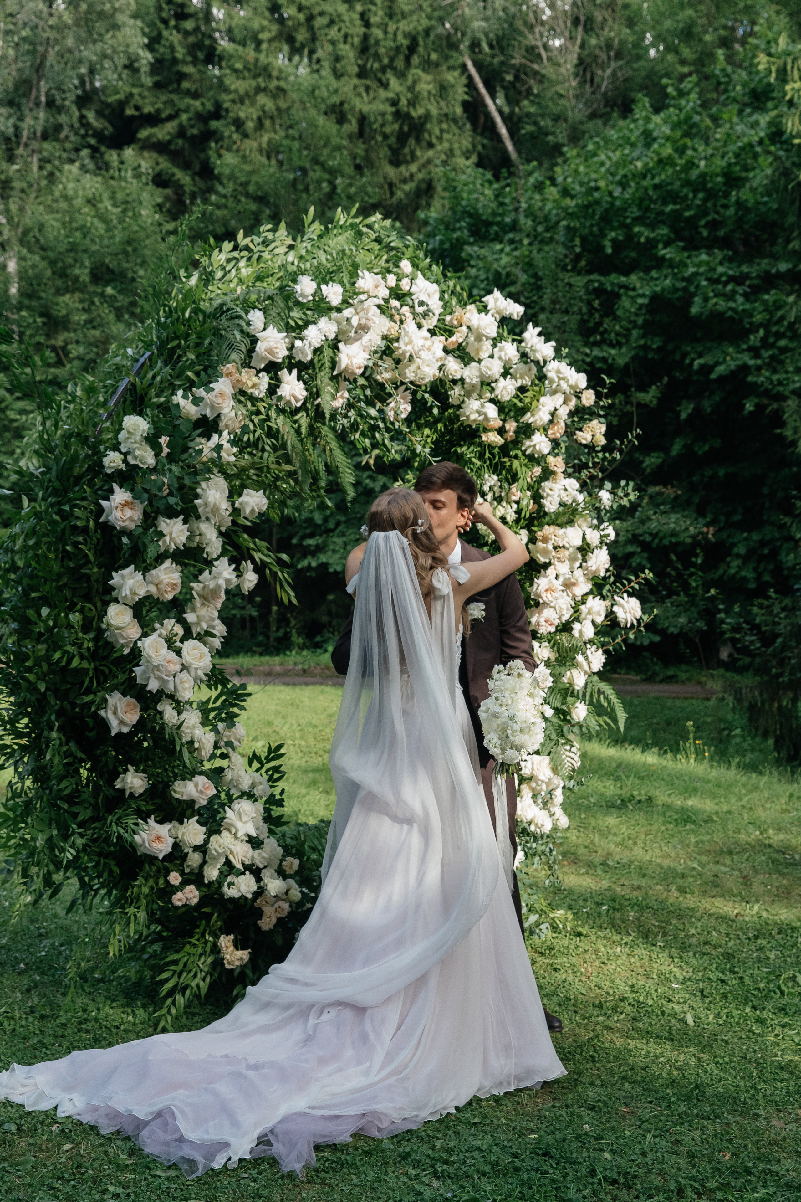 Свадьба в шатре «Лесная дача». Свадебный фотограф в Москве Элина Ларченкова. Фото, которые цепляют