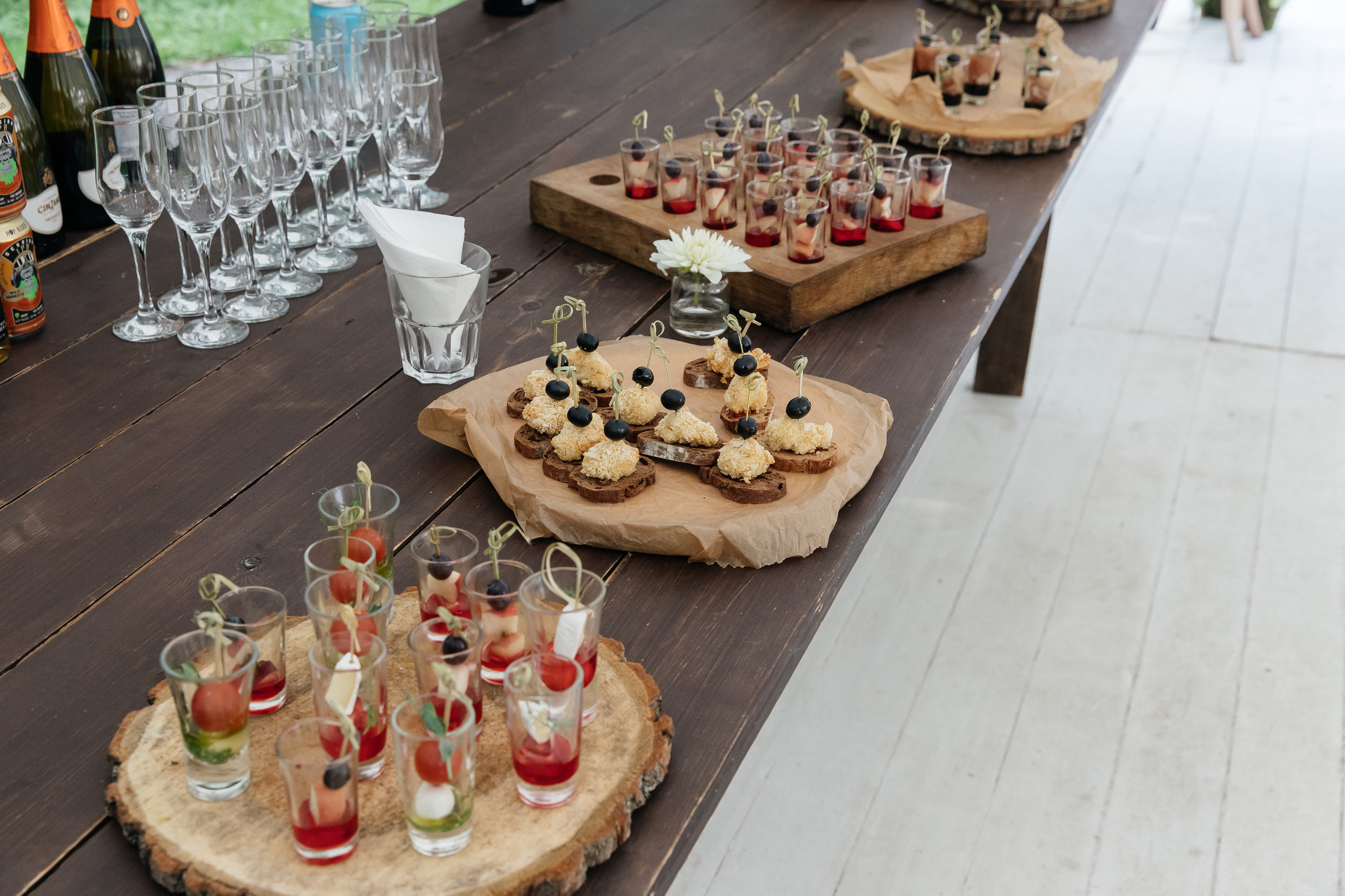 Свадьба в шатре «Лесная дача». Свадебный фотограф в Москве Элина Ларченкова. Фото, которые цепляют