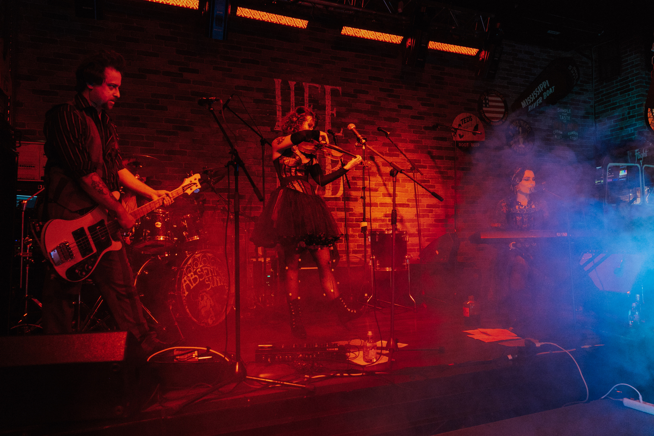 Бурлеск-концерт Absent Sunday. Свадебный фотограф в Москве Элина Ларченкова. Фото, которые цепляют