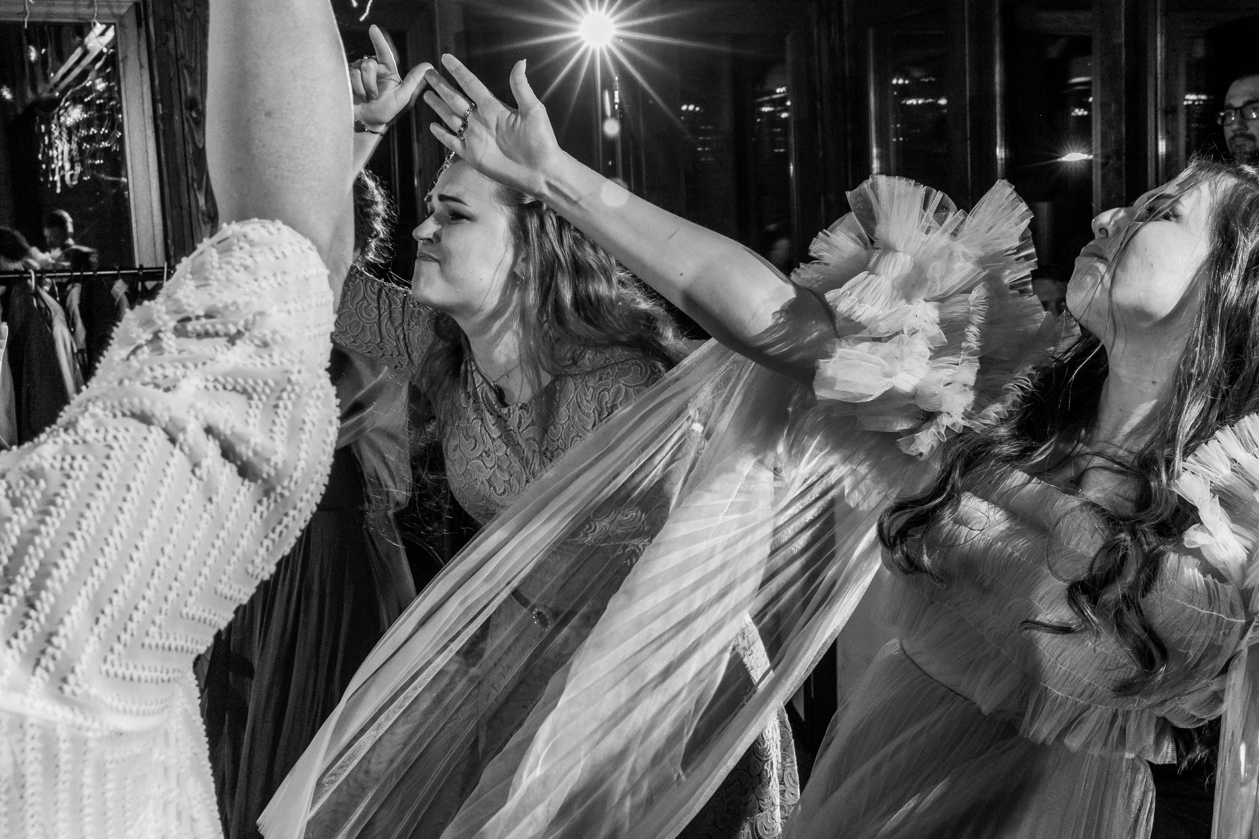 Свадебная фотосессия в усадьбе Суханово. Свадебный фотограф в Москве Элина Ларченкова. Фото, которые цепляют