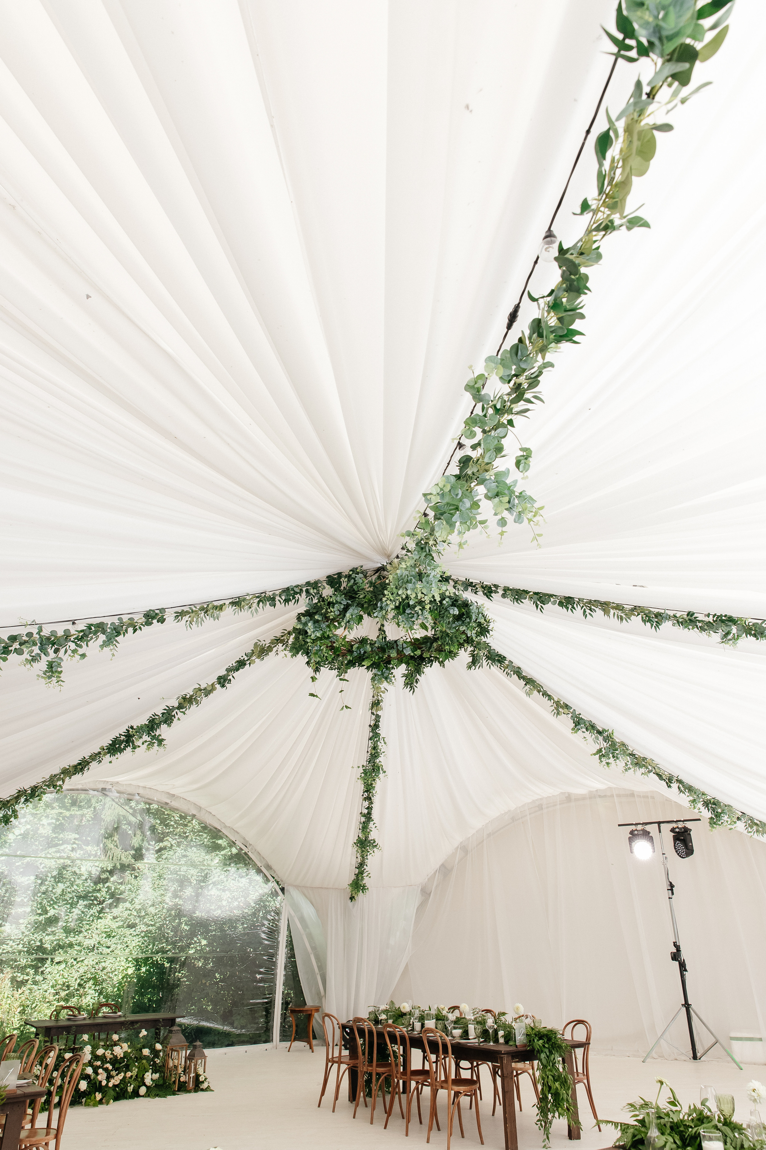 Свадьба в шатре «Лесная дача». Свадебный фотограф в Москве Элина Ларченкова. Фото, которые цепляют