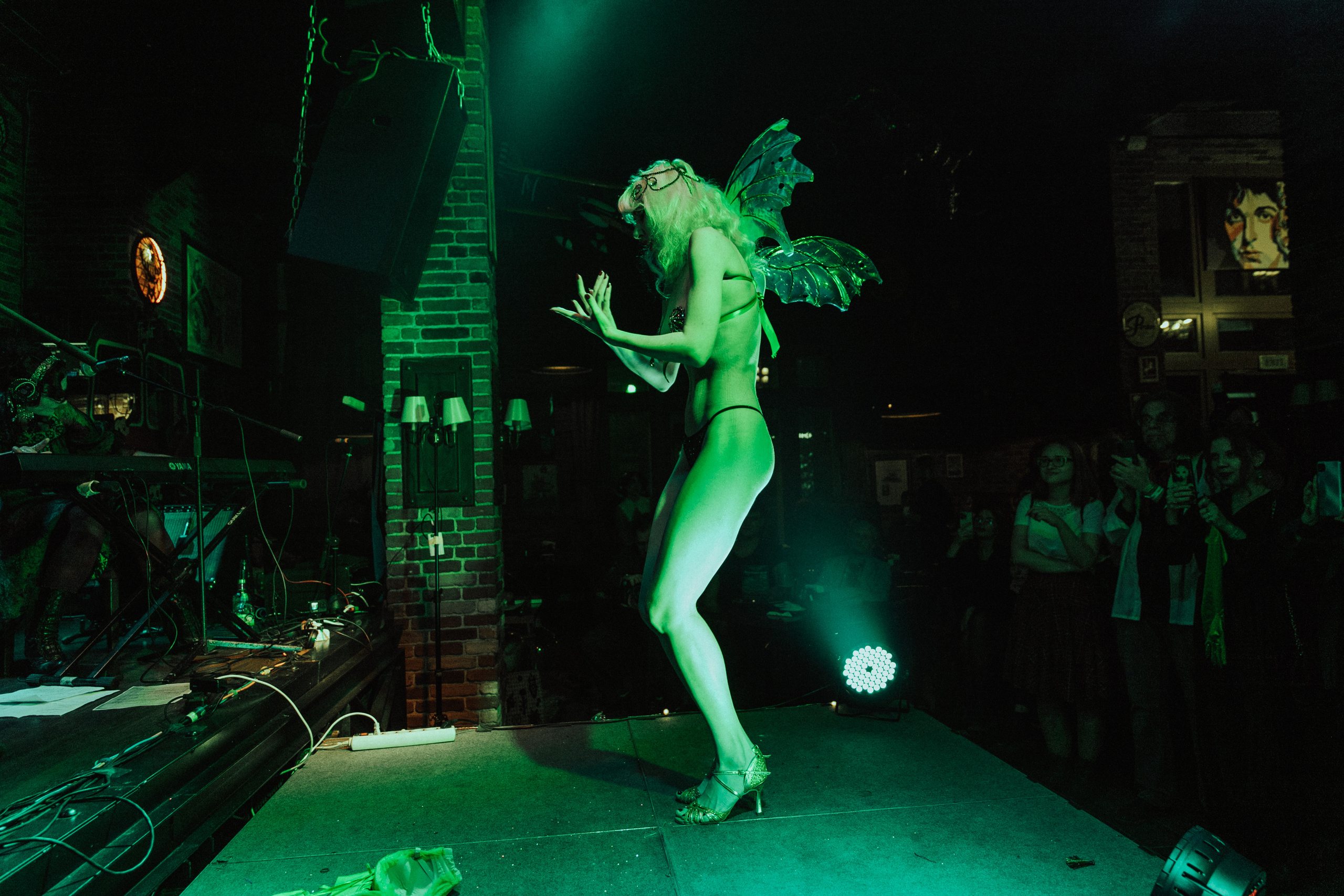 Бурлеск-концерт Absent Sunday. Свадебный фотограф в Москве Элина Ларченкова. Фото, которые цепляют