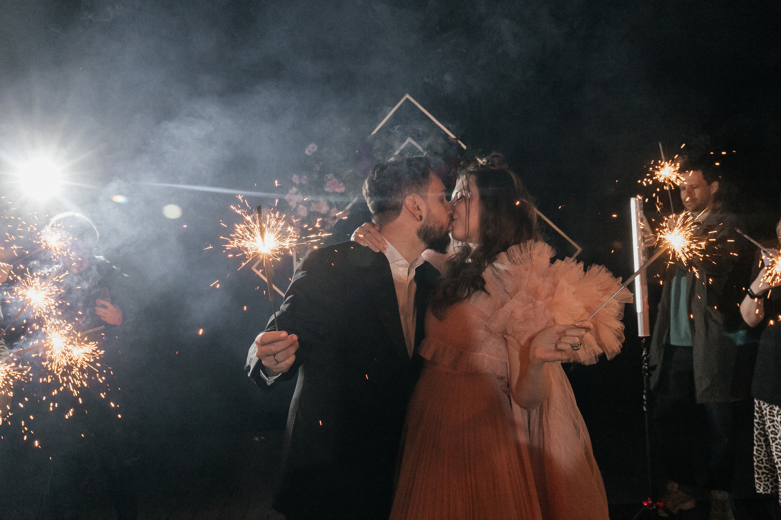 Свадебная фотосессия в усадьбе Суханово. Свадебный фотограф в Москве Элина Ларченкова. Фото, которые цепляют