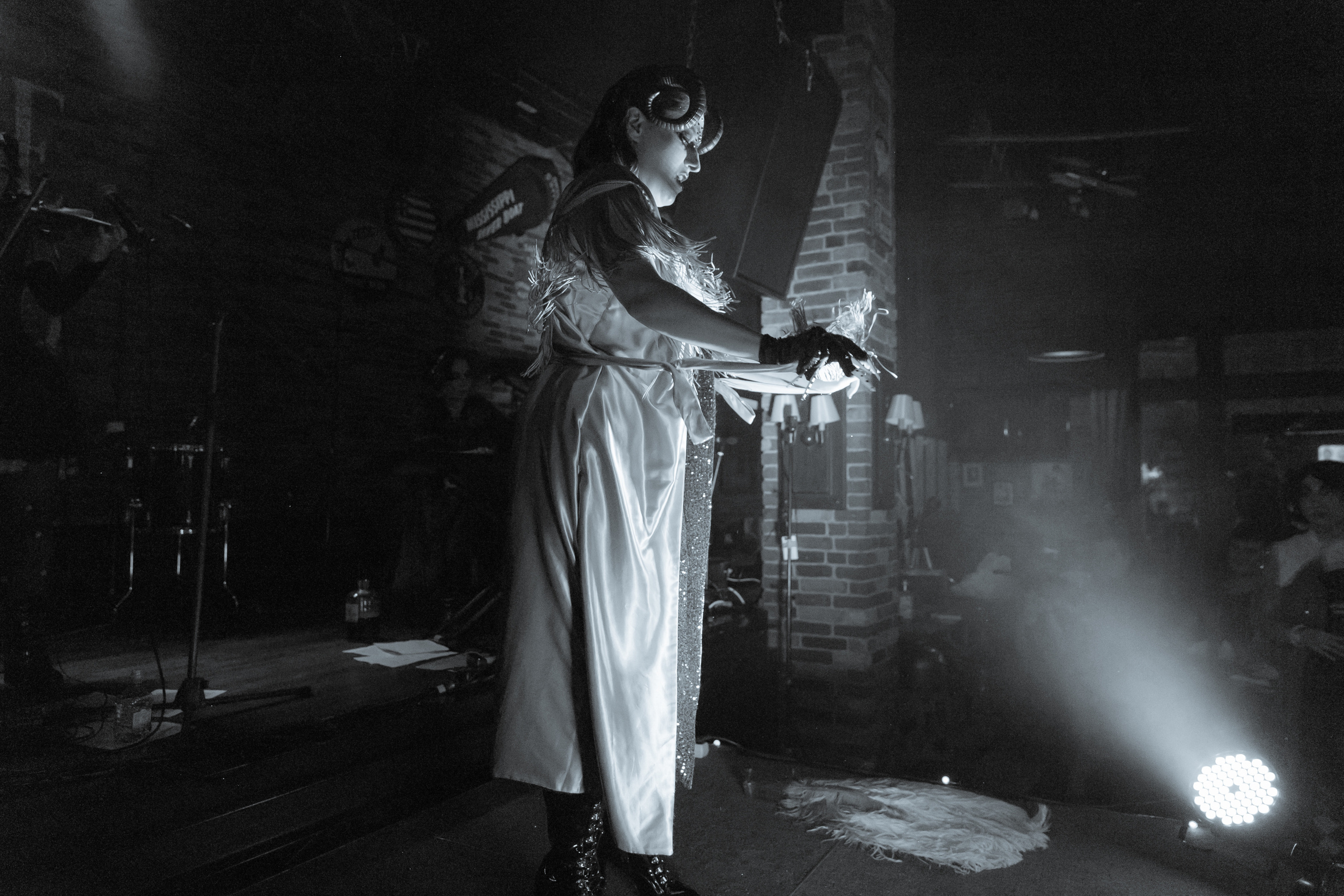 Бурлеск-концерт Absent Sunday. Свадебный фотограф в Москве Элина Ларченкова. Фото, которые цепляют