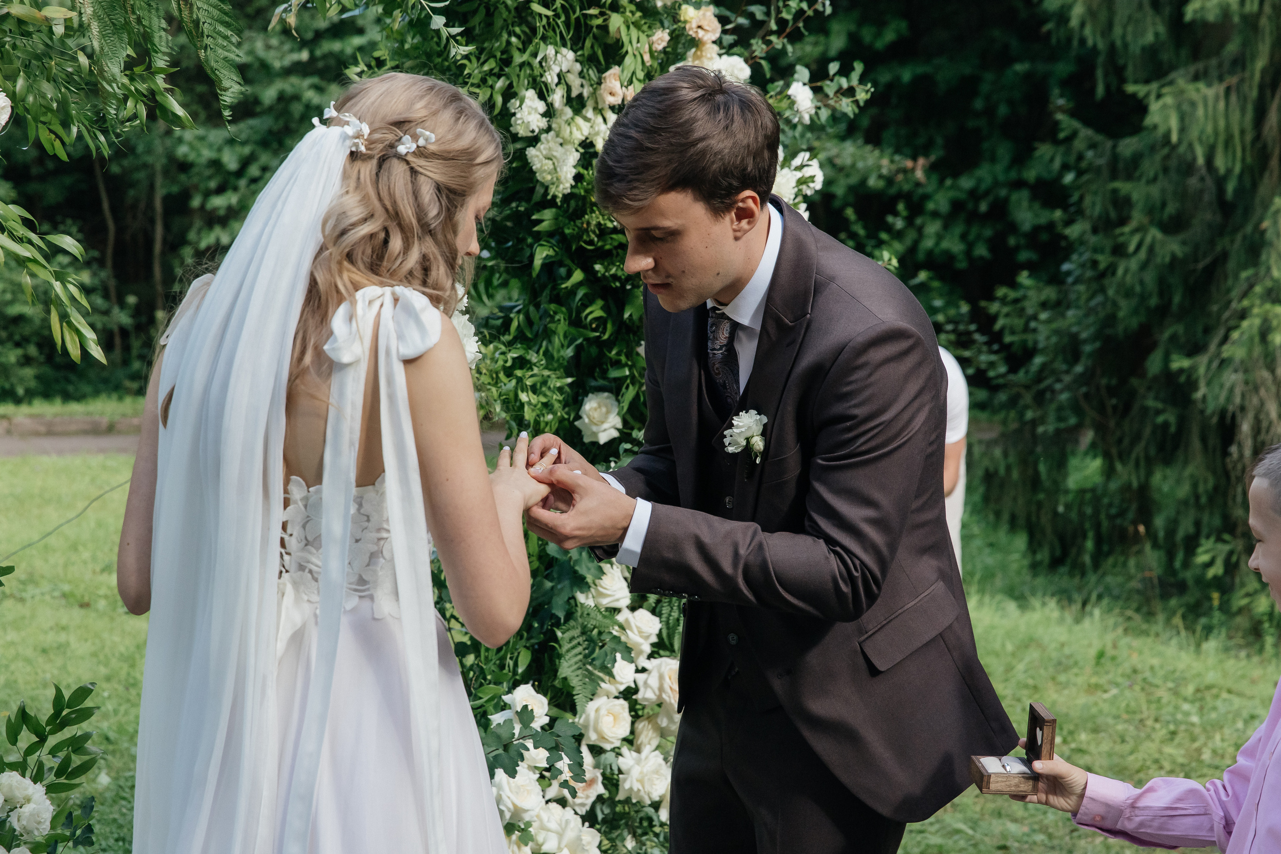 Свадьба в шатре «Лесная дача». Свадебный фотограф в Москве Элина Ларченкова. Фото, которые цепляют