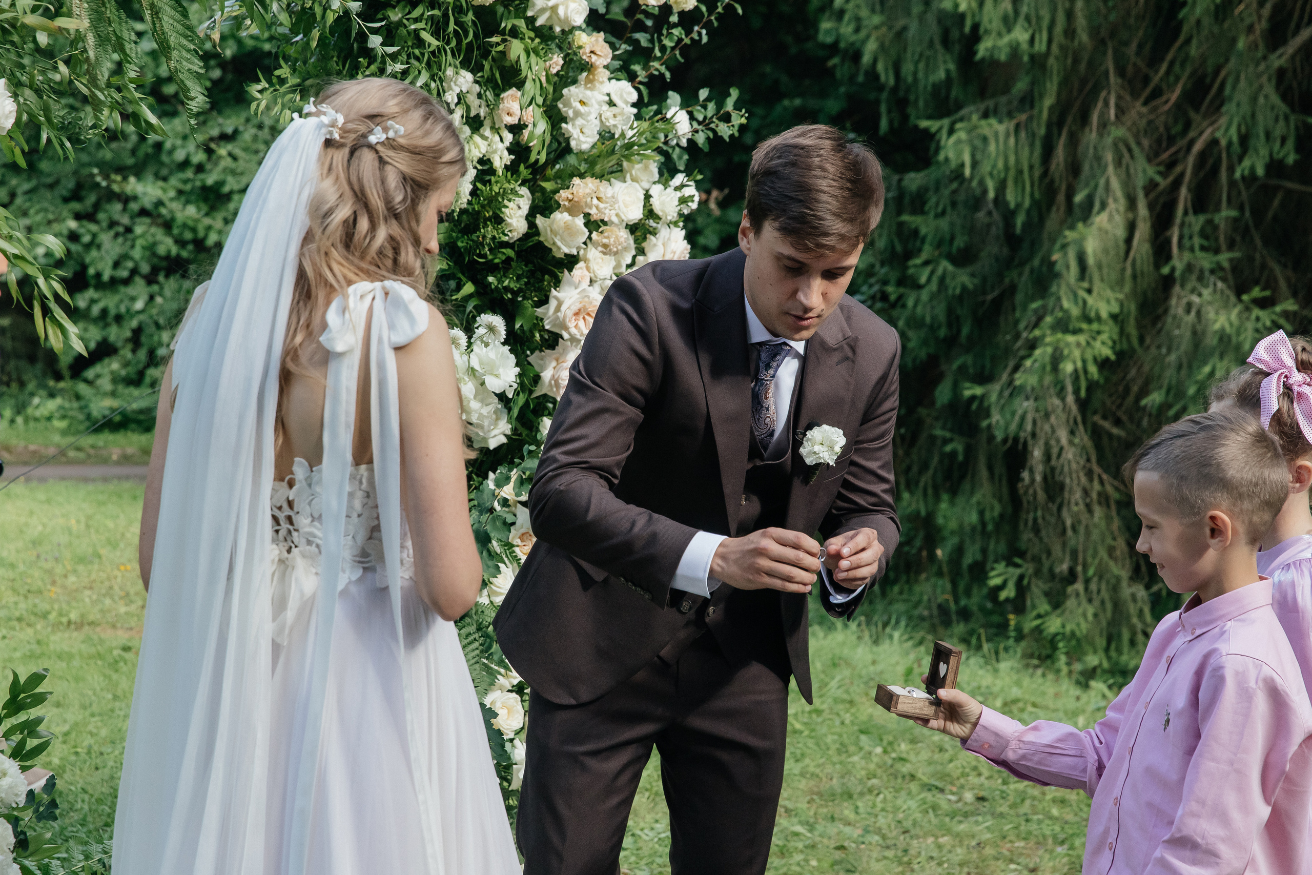 Свадьба в шатре «Лесная дача». Свадебный фотограф в Москве Элина Ларченкова. Фото, которые цепляют