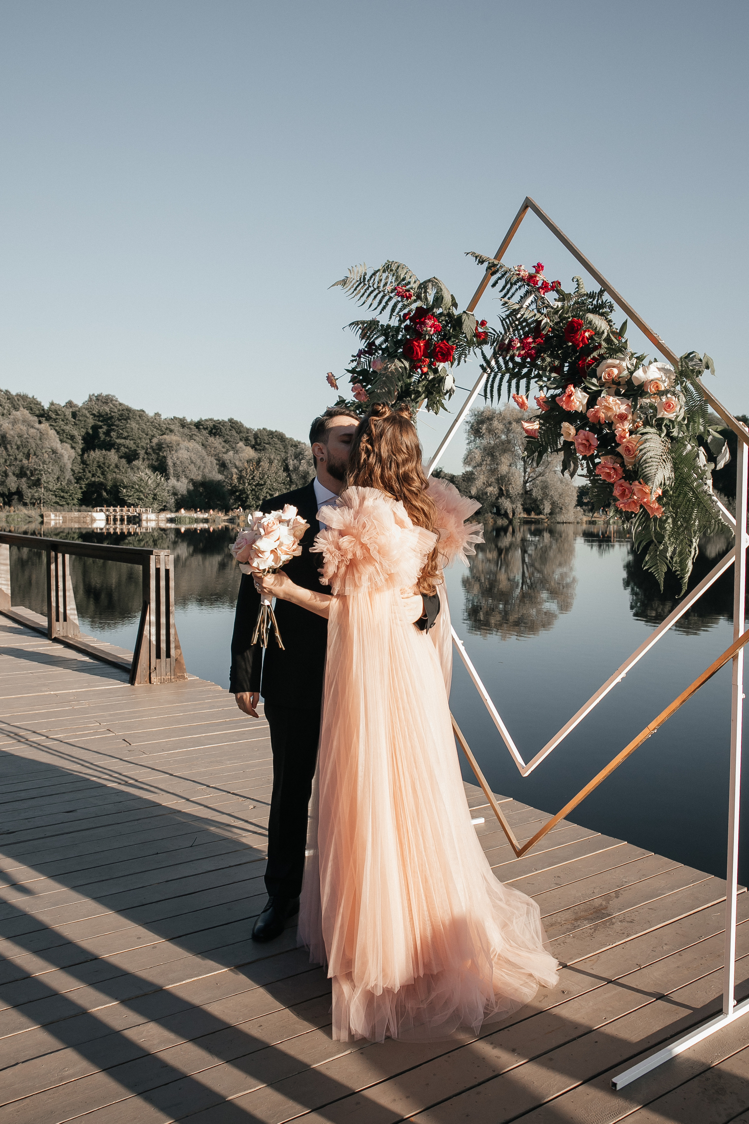 Свадебная фотосессия в усадьбе Суханово. Свадебный фотограф в Москве Элина Ларченкова. Фото, которые цепляют