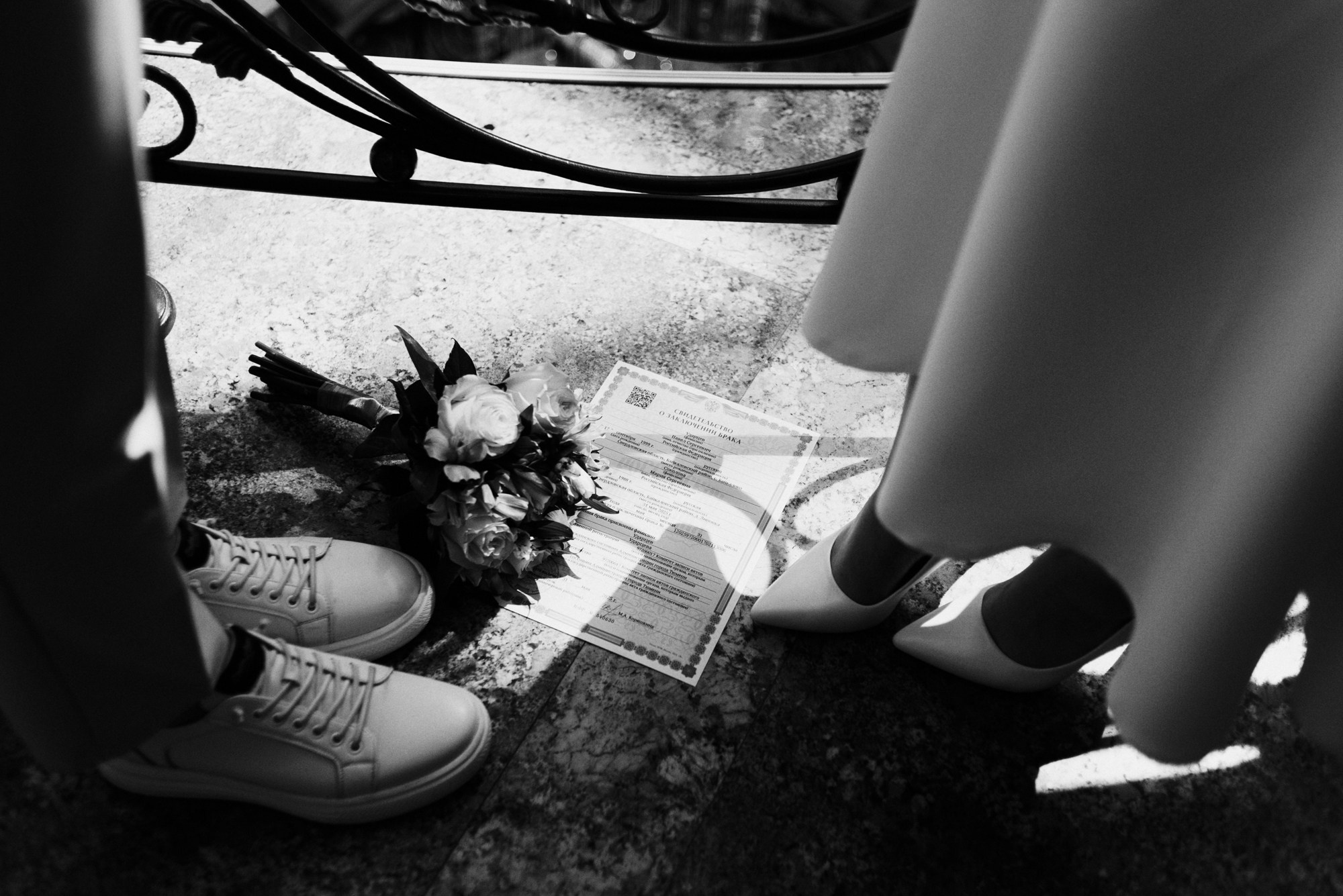 Свадебный фотограф в Тюмени — Фотосессия Павла и Марии на Набережной. Портретный фотограф Тюмень Дарья Мустафина