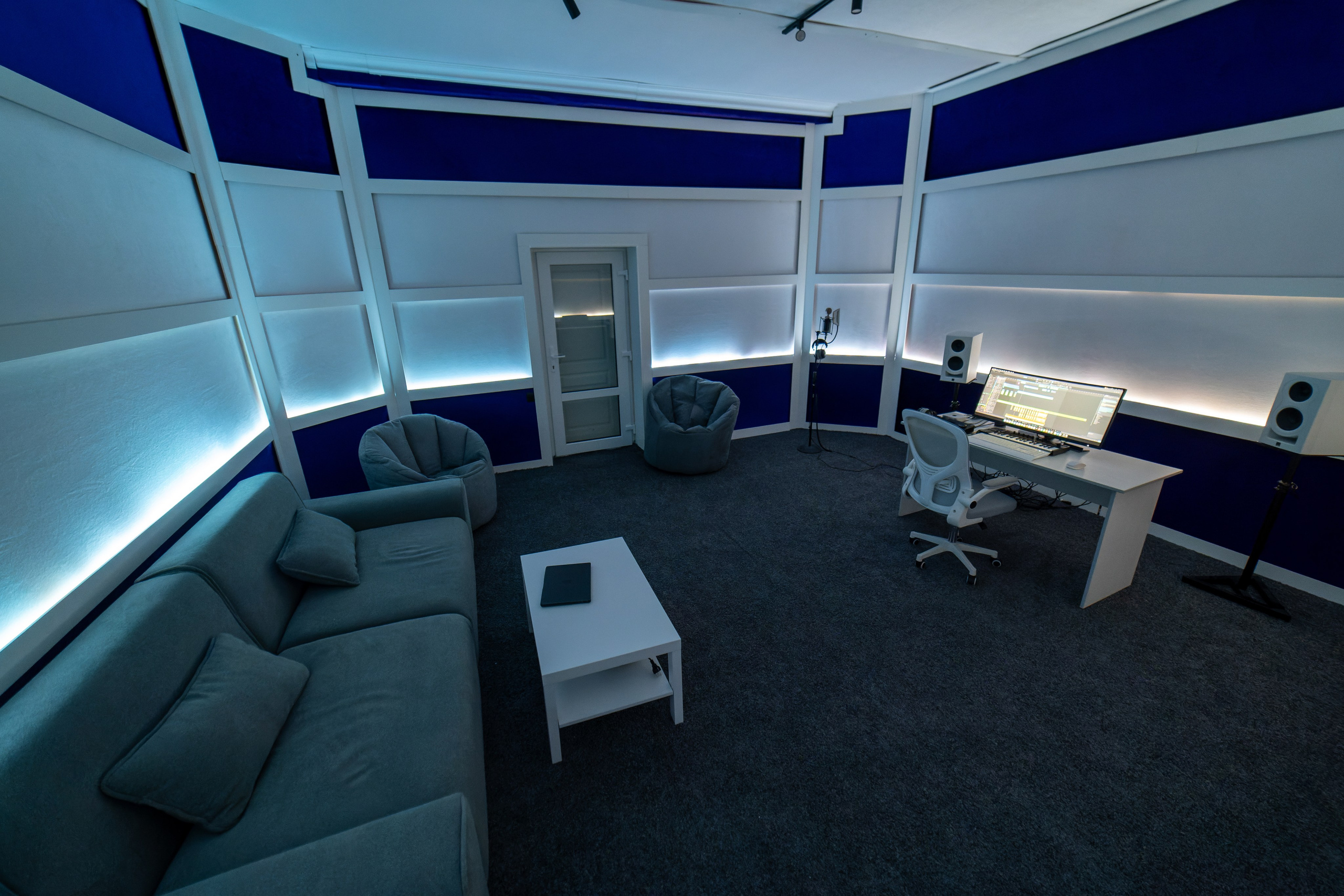 Фотосъёмка недвижимость, дома, участки, коттеджи, студии, интерьерная съёмка. «Студия DRONAVT`s» — видеосъёмка и фотография г. Москва