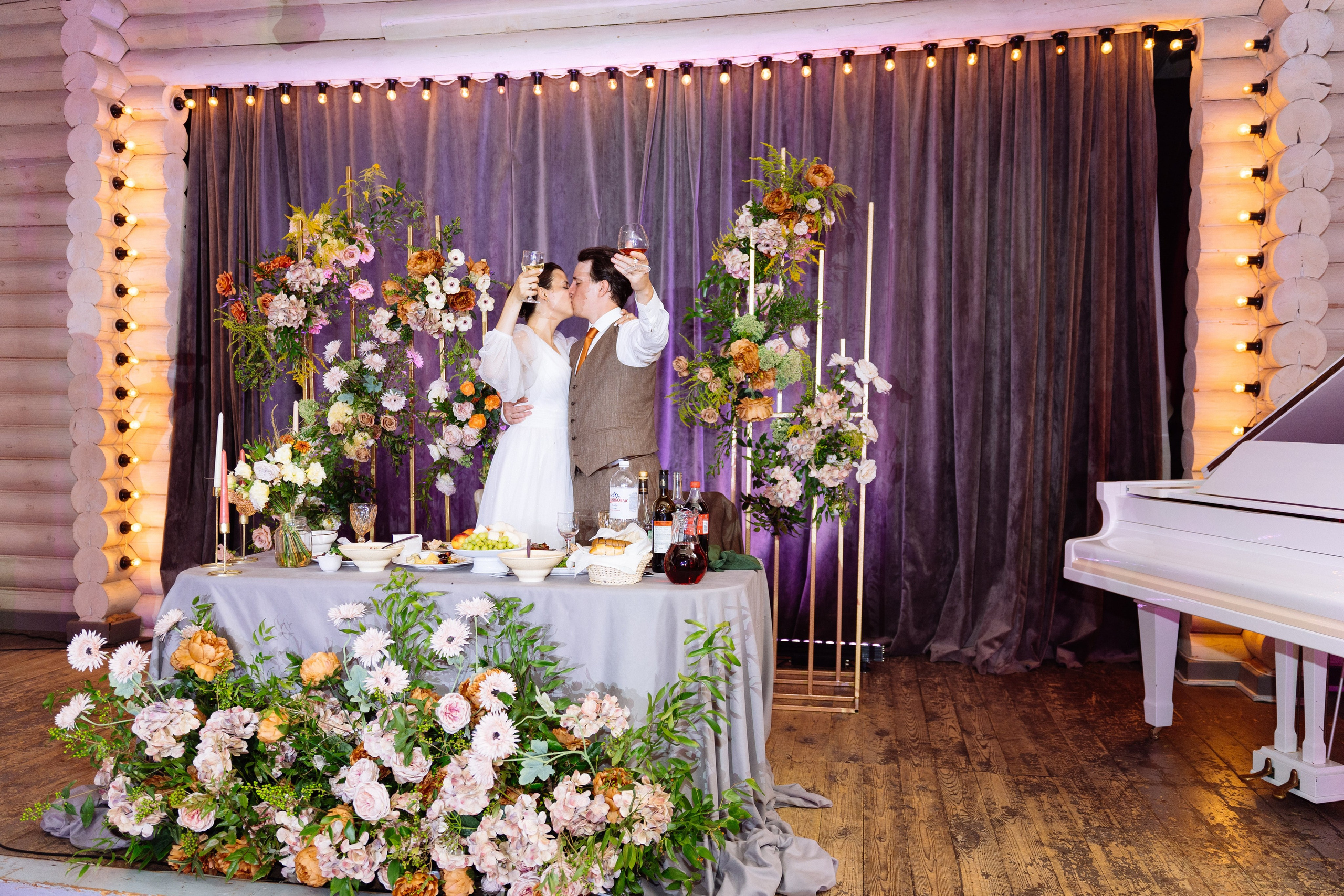 Свадьба Олега и Виктории в клубе «Ближняя дача»