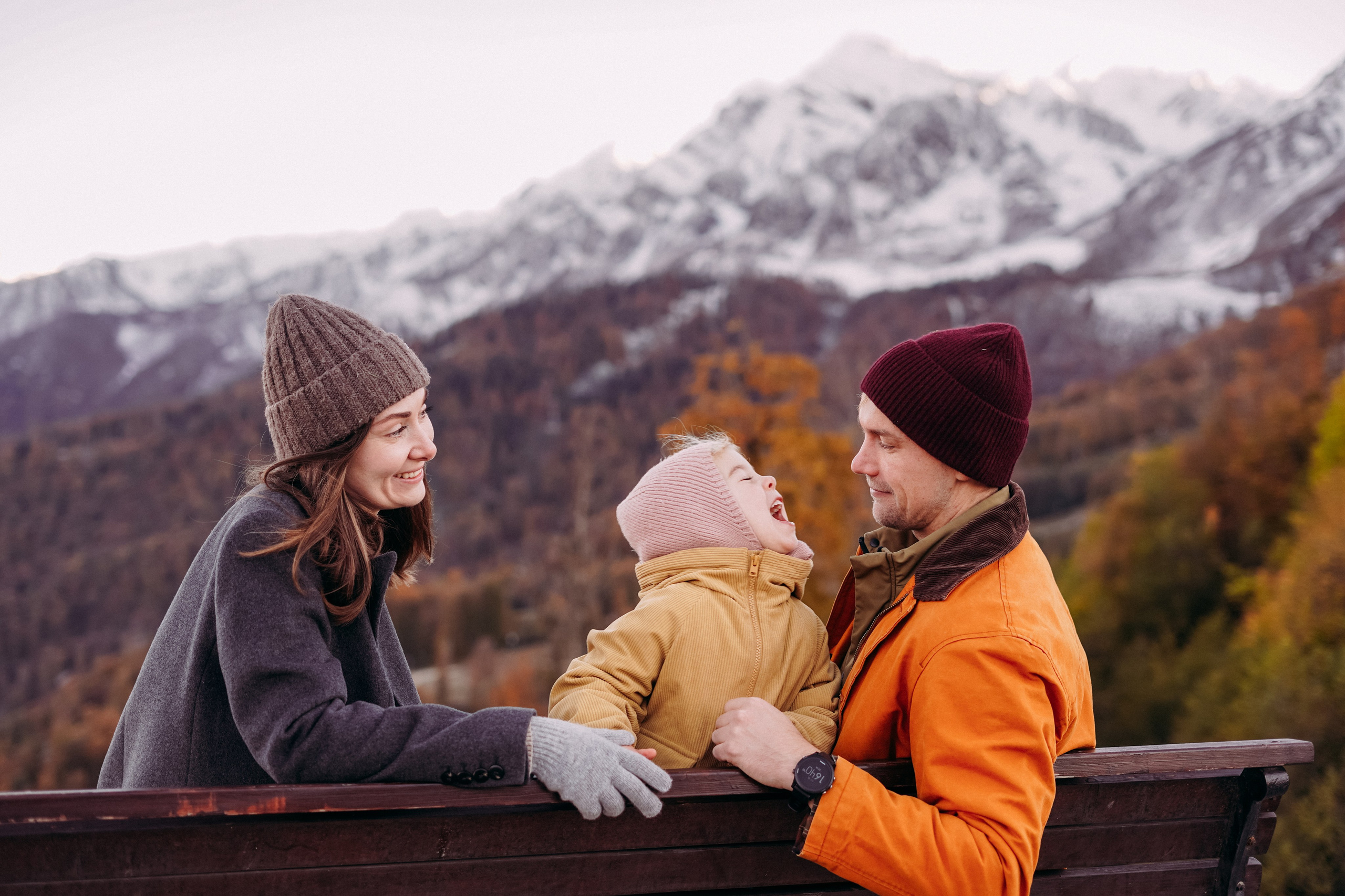 Алексей, Анна и Валентина в Горной Олимпийской деревне. Фотограф в Сочи и Абхазии | Фототуры | September Air