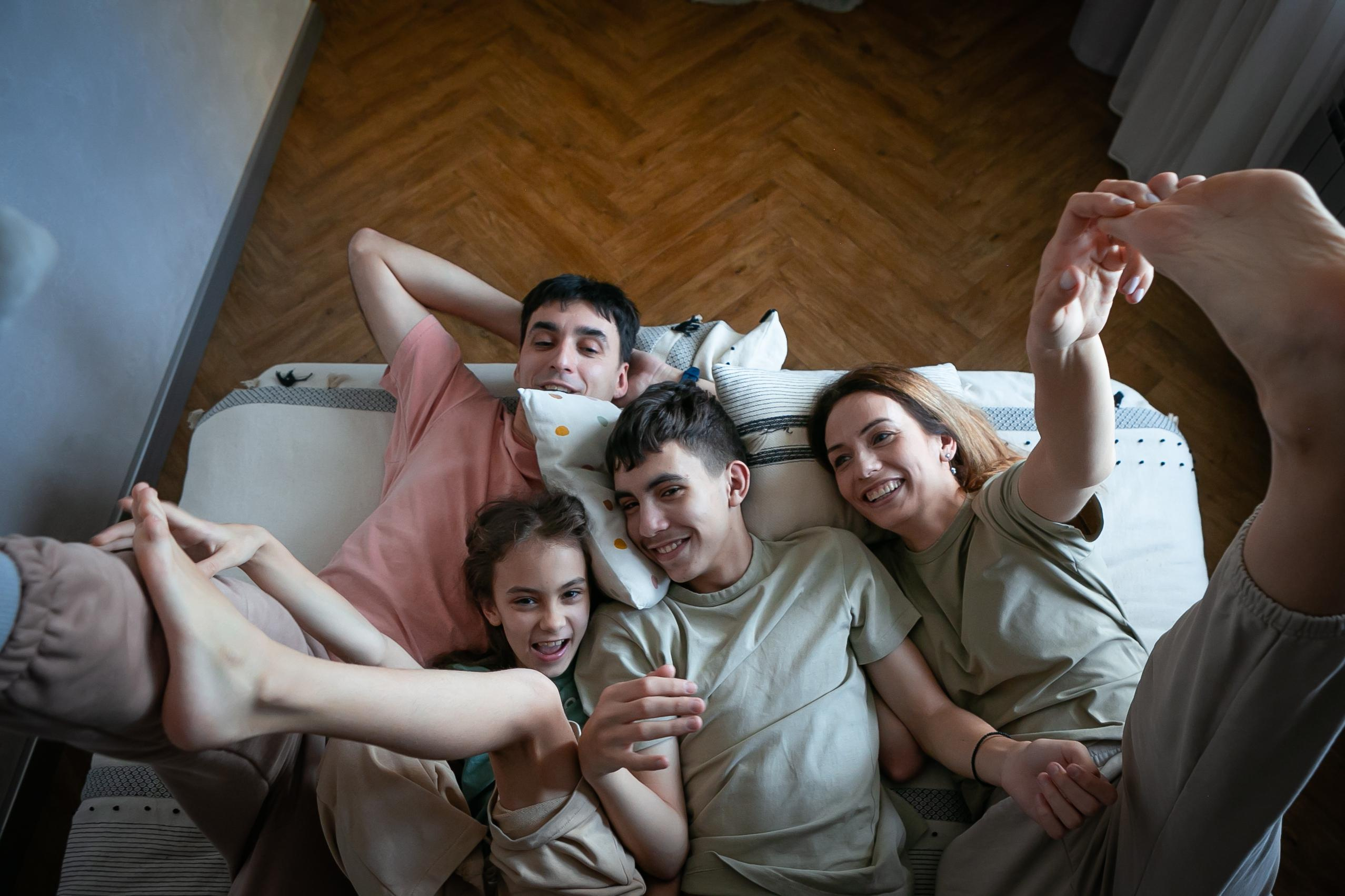 Семья ДОМА И НА ПРОГУЛКЕ. Фотограф Евгения Лондкевич