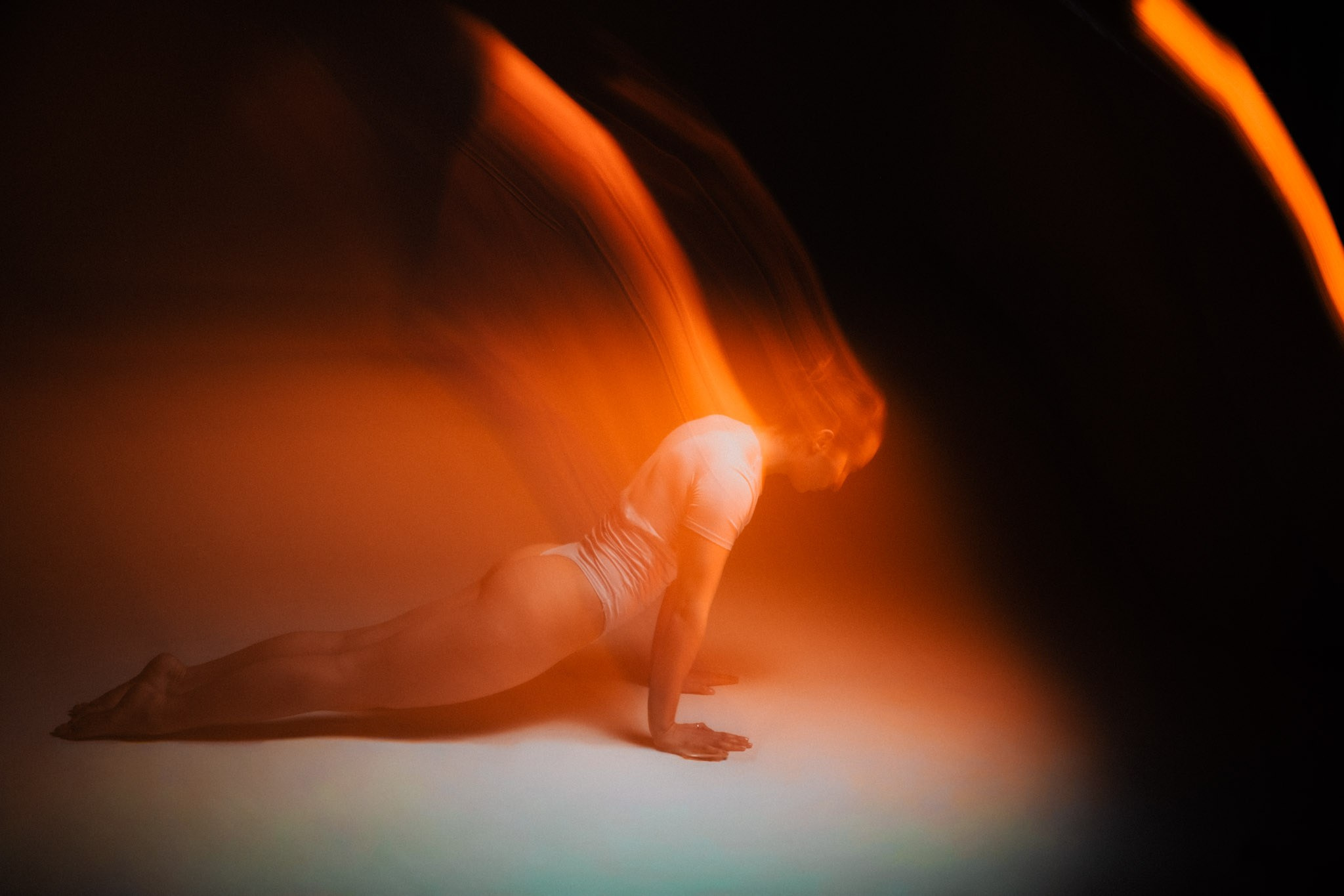 Works. Фотограф с цветным светом и оператор в Москве | Лиля Кичигина