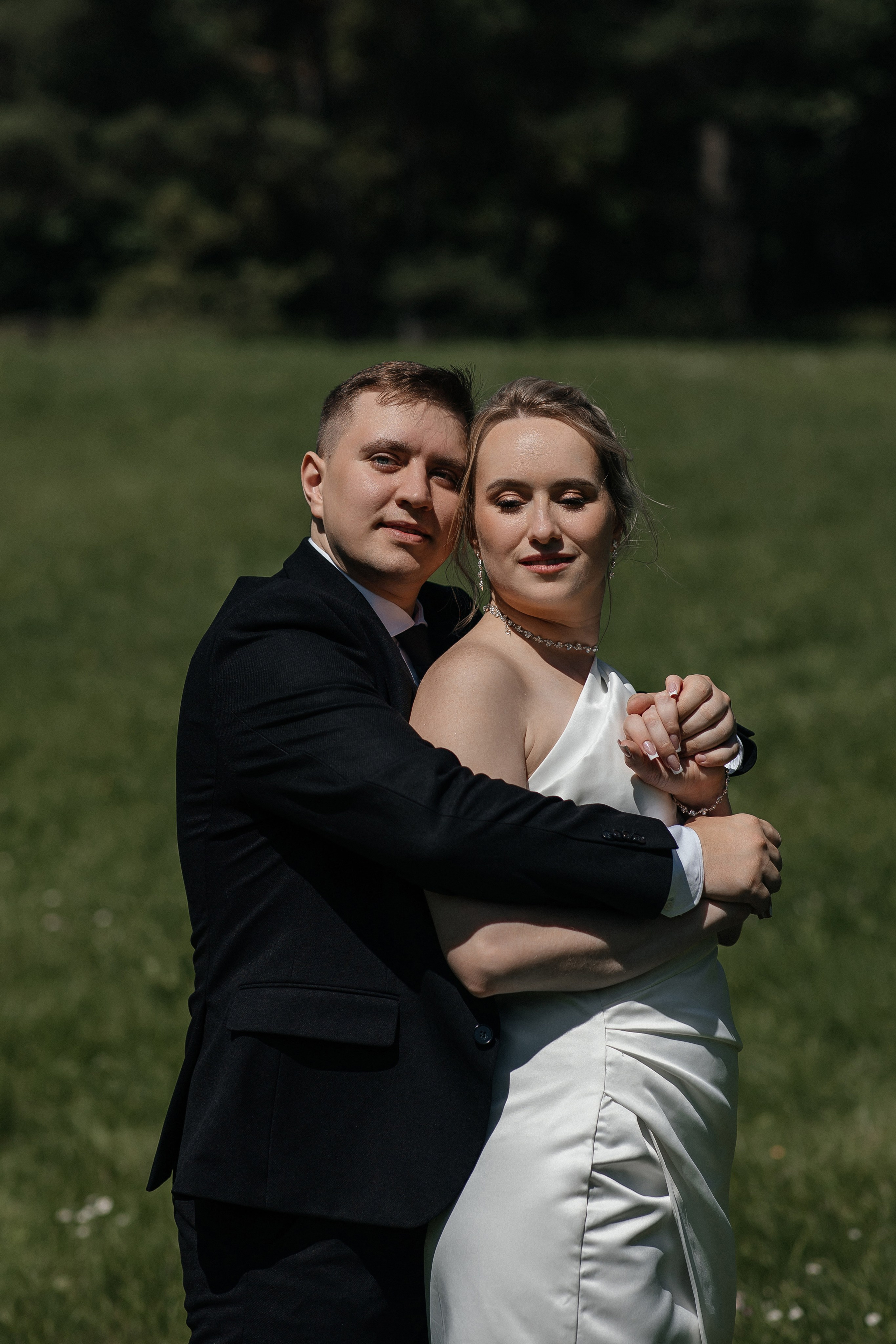 Свадебная фотосессия в Ботаническом саду имени Цицина. Свадебный фотограф в Москве Дарья Олендарёва