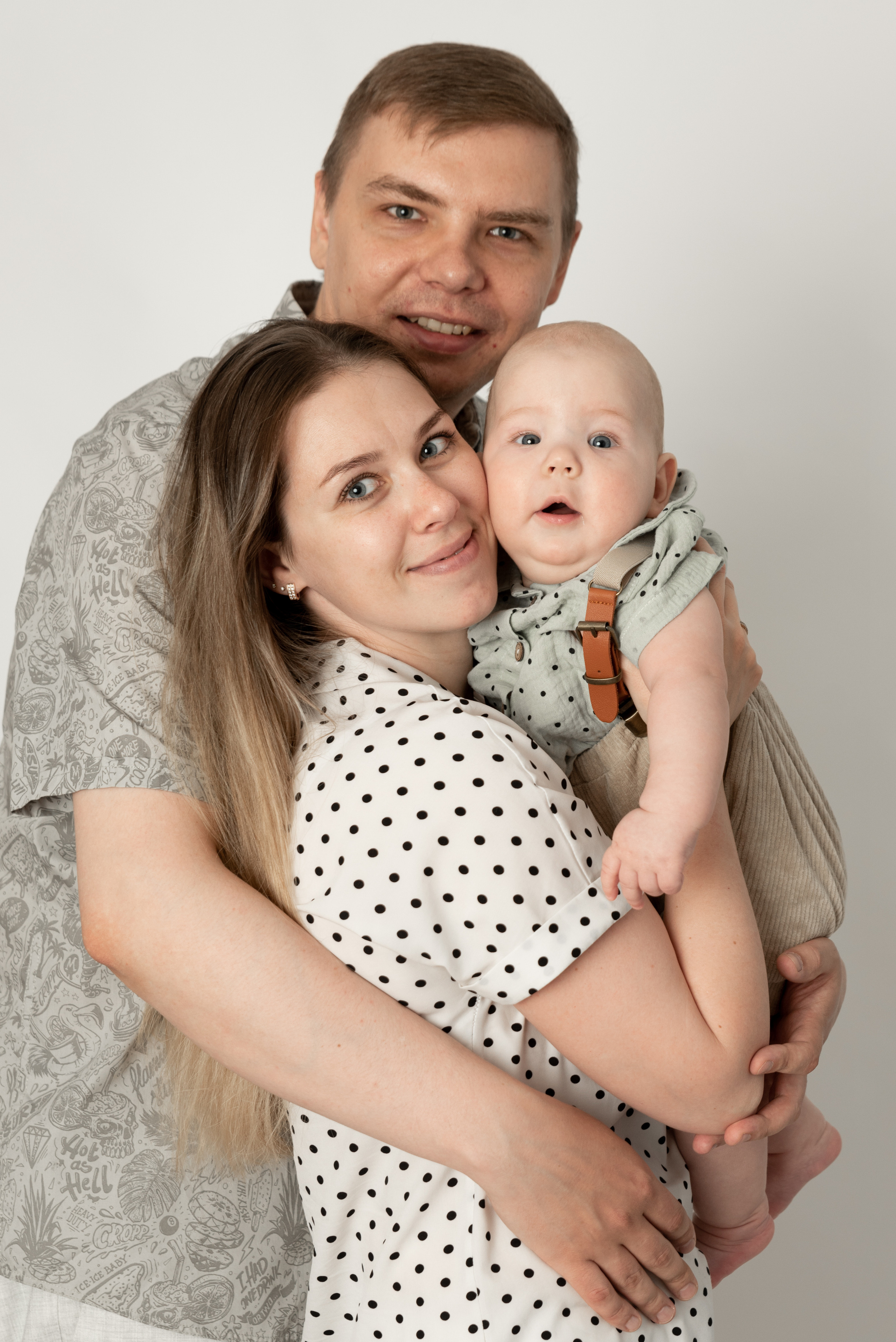 Вторая встреча с малышем Максимкой в его почти 7 месяцев. Фотограф новорожденных в Нижневартовске Лара Курдюкова