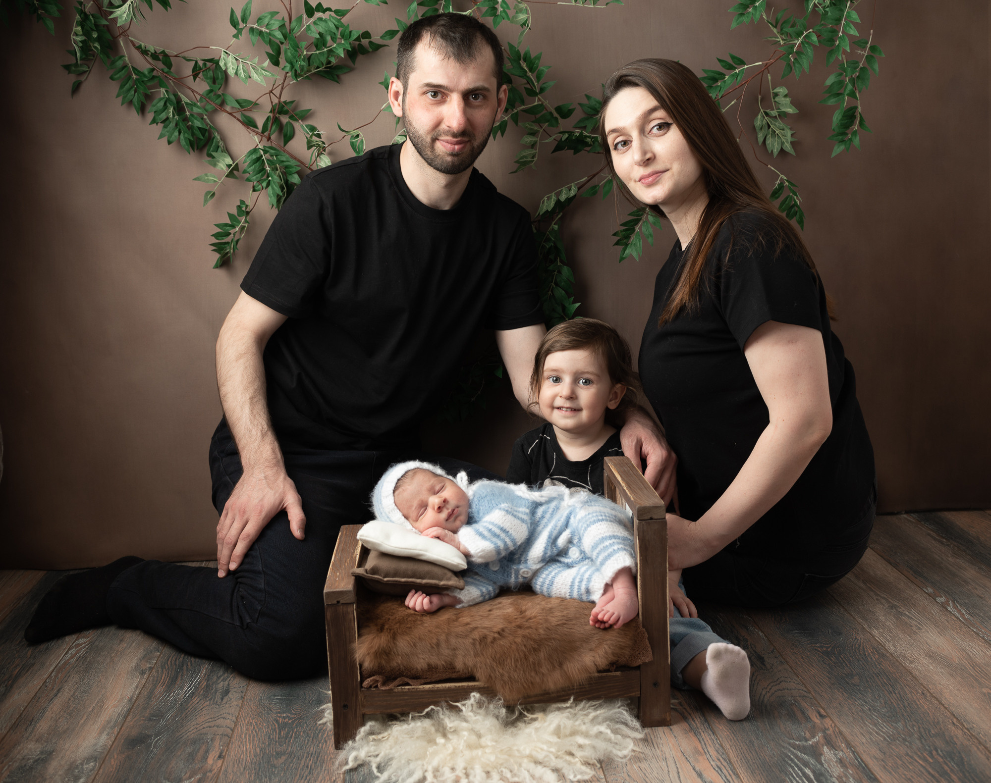 Фотосессия новорожденного для Малыша Амира пакет «КРЕПЫШ». Фотограф новорожденных в Нижневартовске Лара Курдюкова