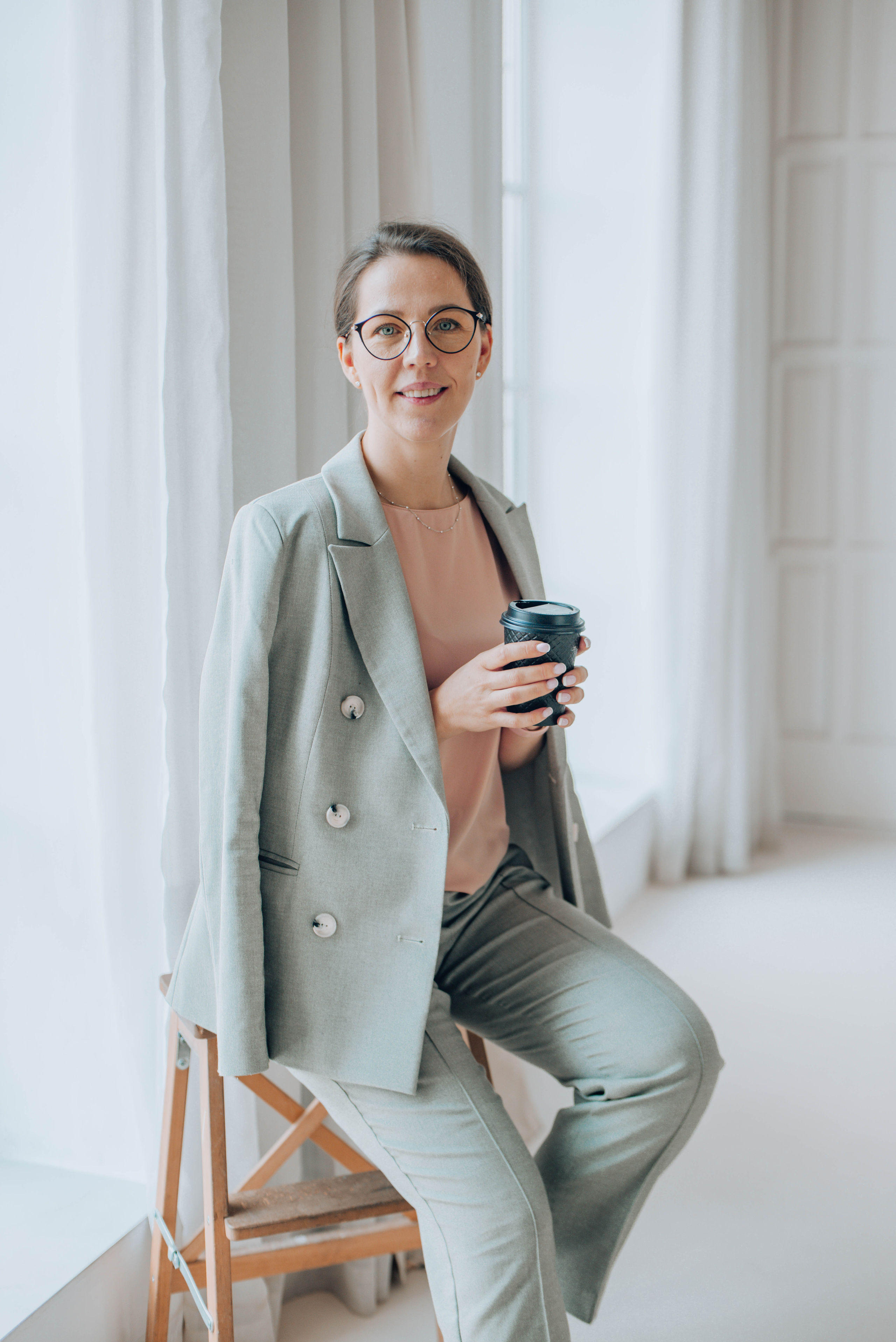 Деловой портрет для бизнеса и резюме. Фотограф в Санкт-Петербурге Марина Парникова