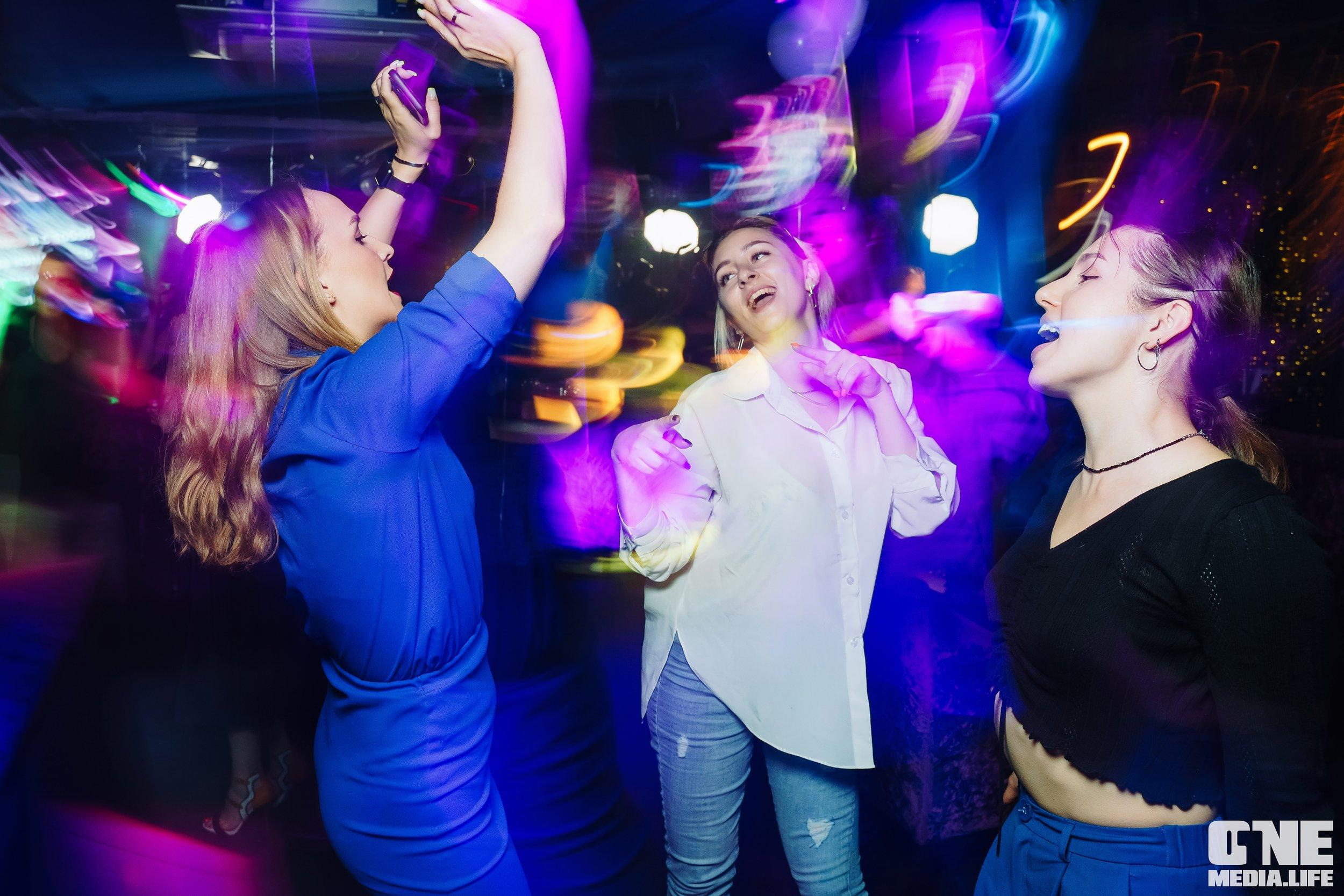 Фотоотчет из караоке-клуба Эйфория. One Media Life: фоторепортажи, фотоотчеты с мероприятий и заведений