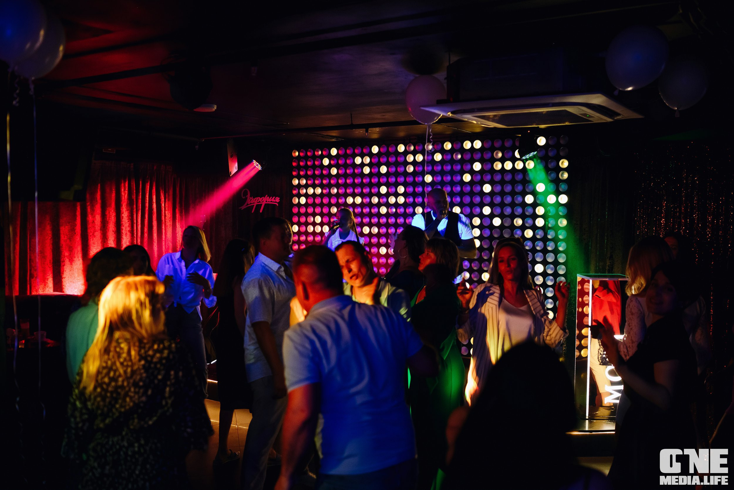 Фоторепортаж из караоке-клуба Эйфория. One Media Life: фоторепортажи, фотоотчеты с мероприятий и заведений