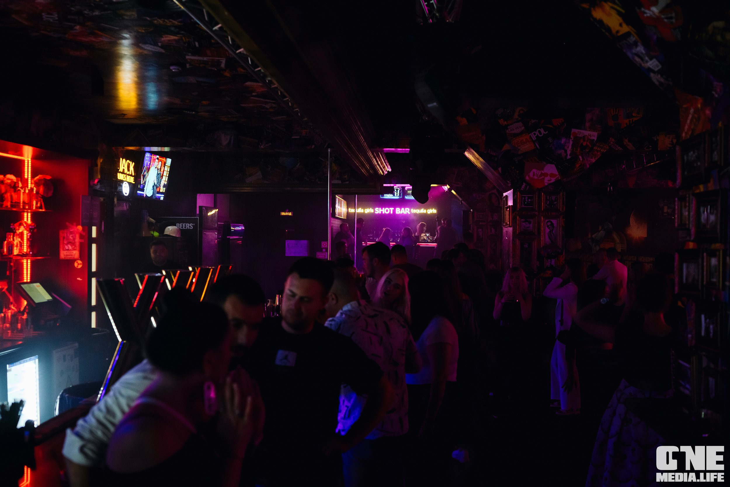 Фоторепортаж из экстрим бара XxxX. One Media Life: фоторепортажи, фотоотчеты с мероприятий и заведений