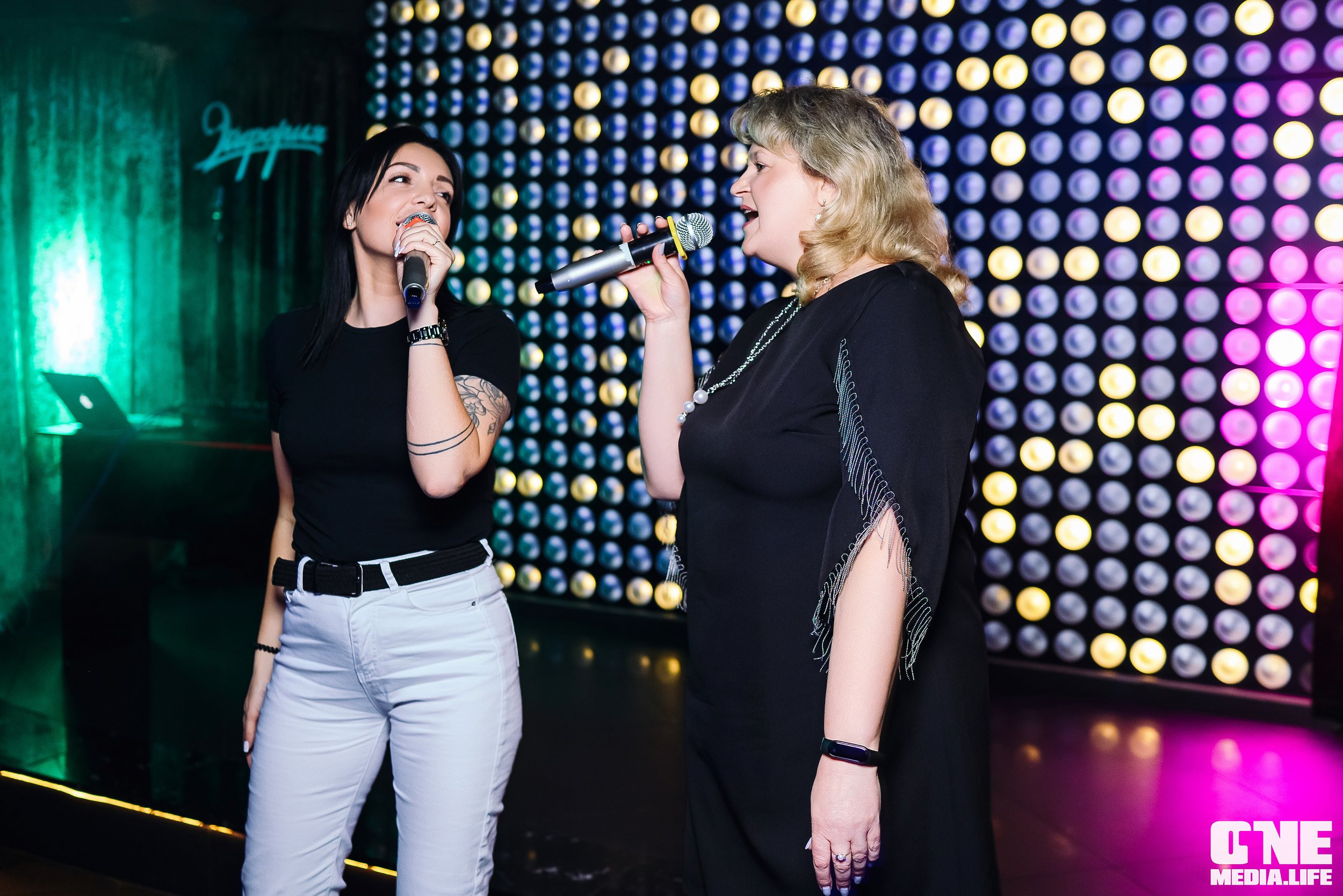 Фоторепортаж из караоке-клуба Эйфория. One Media Life: фоторепортажи, фотоотчеты с мероприятий и заведений