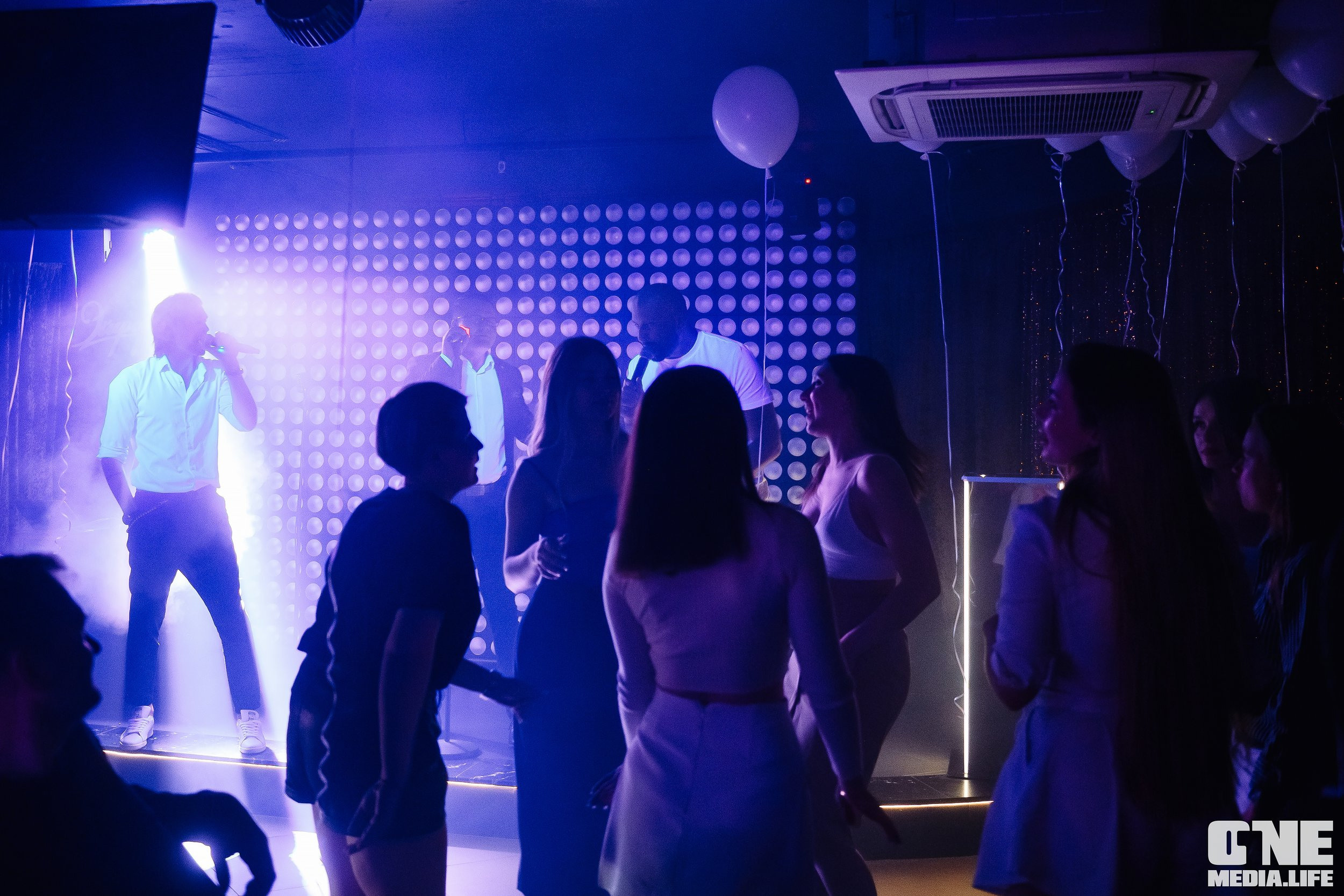 Фотоотчет из караоке-клуба Эйфория. One Media Life: фоторепортажи, фотоотчеты с мероприятий и заведений