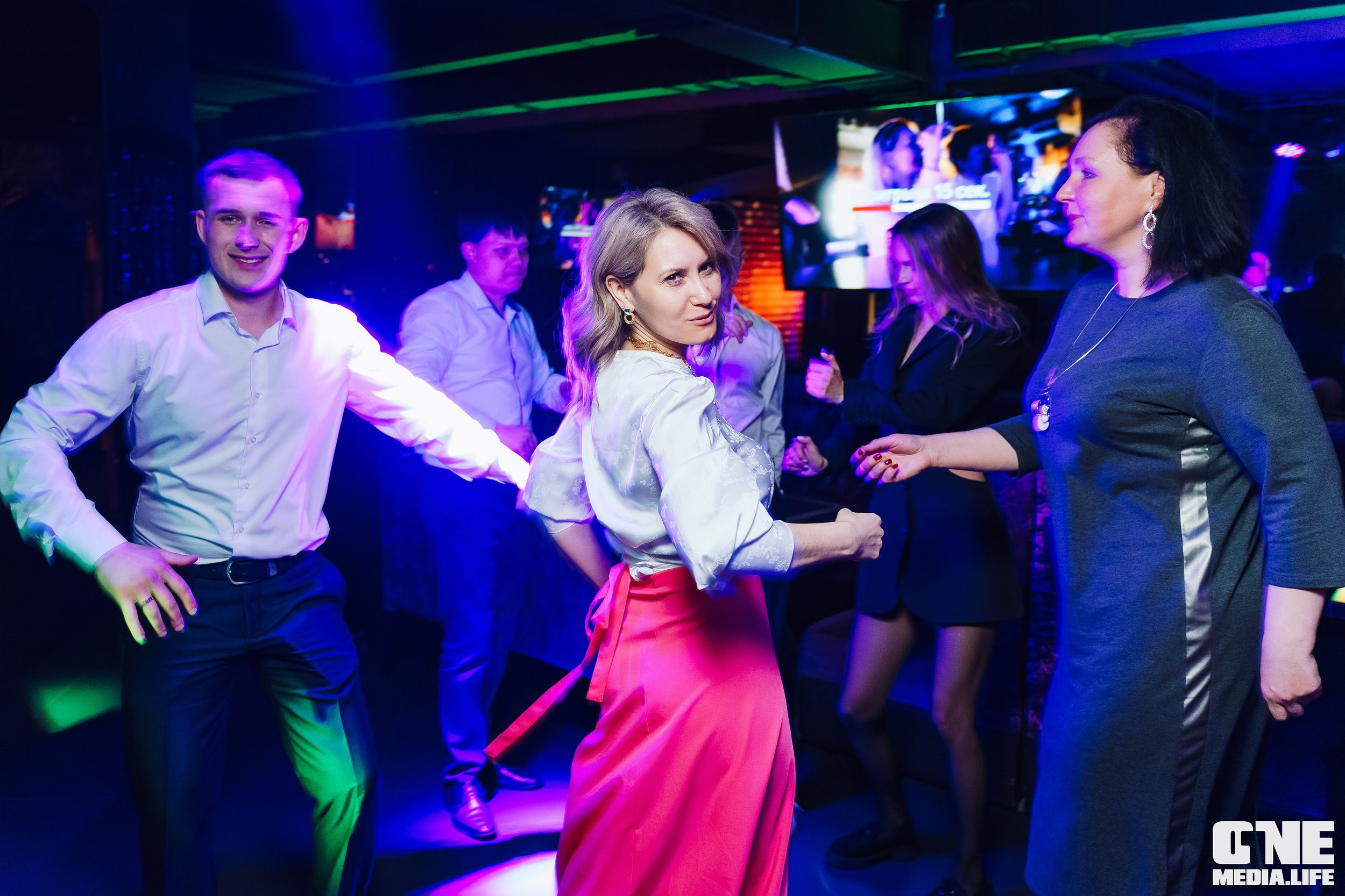 Фоторепортаж из караоке-клуба Эфория. One Media Life: фоторепортажи, фотоотчеты с мероприятий и заведений