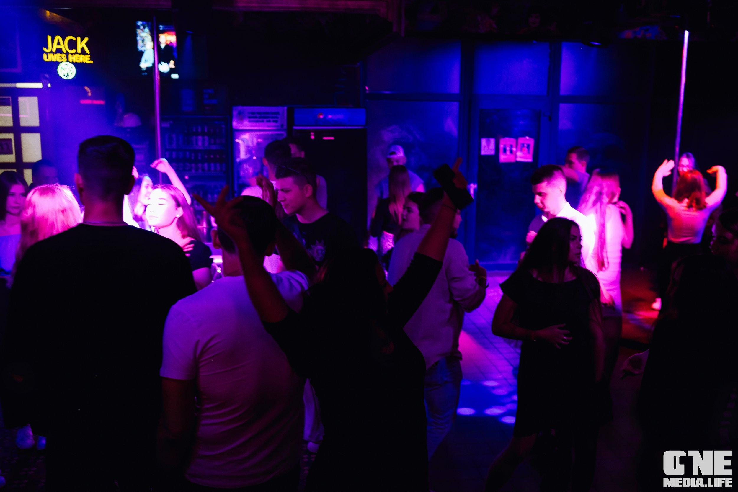 Фоторепортаж из экстрим бара XxxX. One Media Life: фоторепортажи, фотоотчеты с мероприятий и заведений