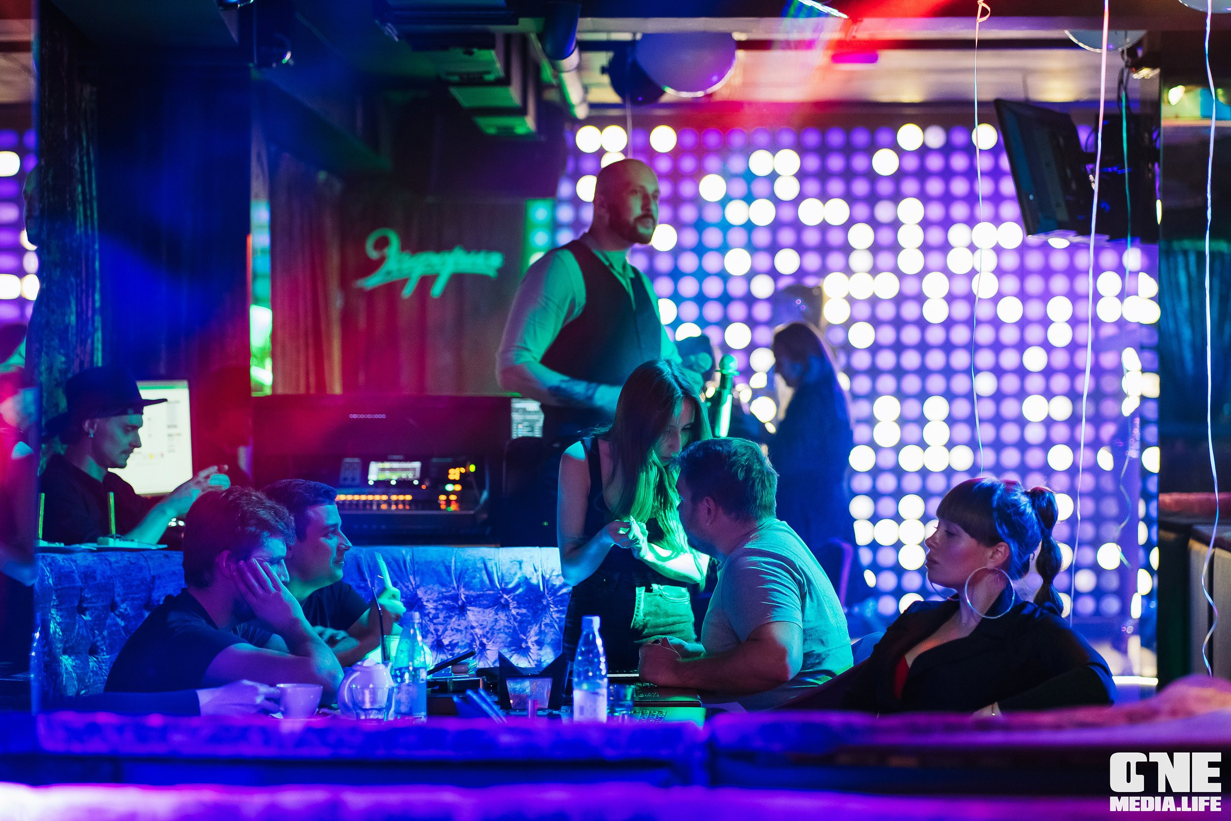 Фоторепортаж из караоке-клуба Эйфория. One Media Life: фоторепортажи, фотоотчеты с мероприятий и заведений