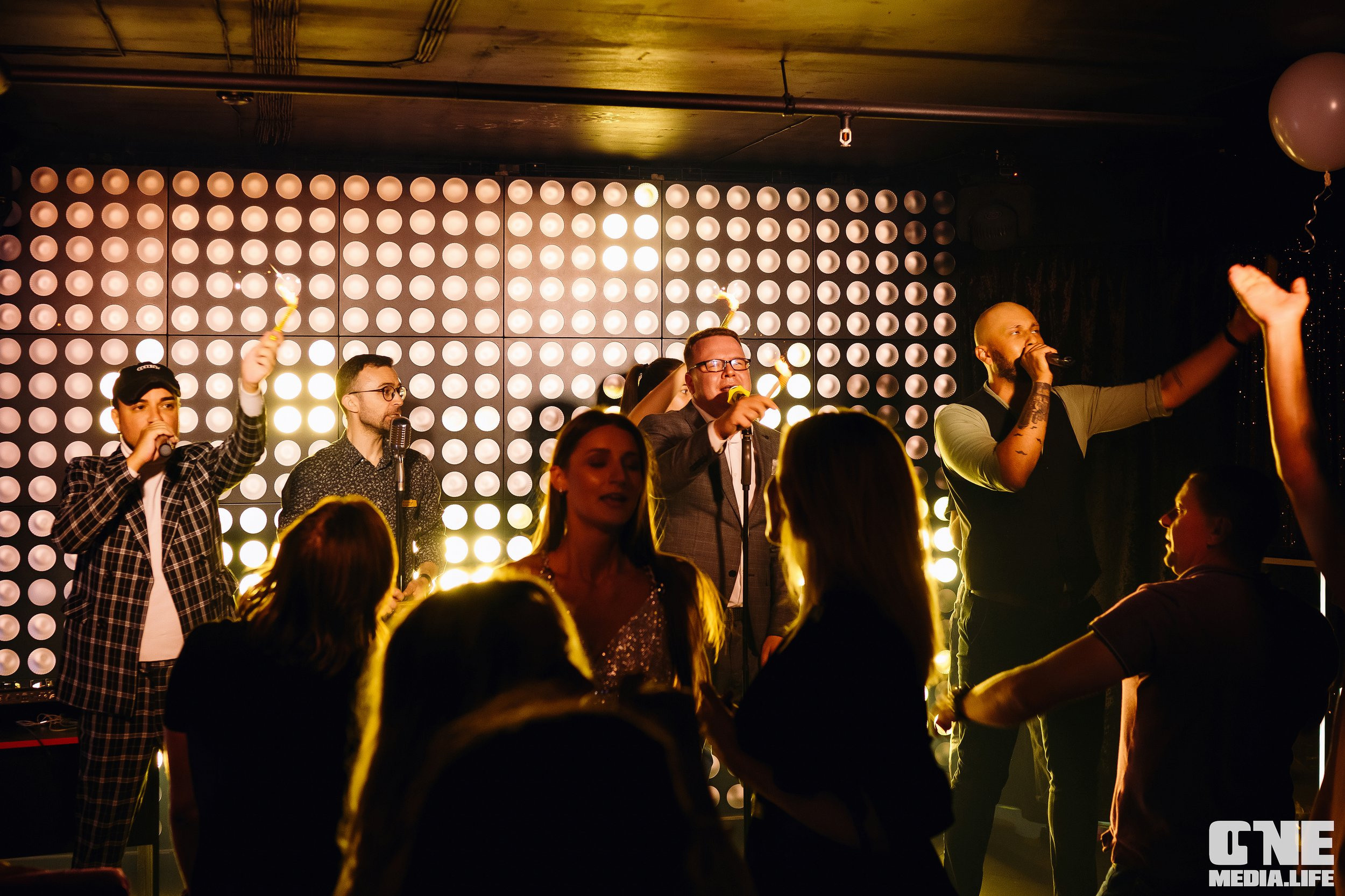 Фоторепортаж из караоке-клуба Эйфория. One Media Life: фоторепортажи, фотоотчеты с мероприятий и заведений
