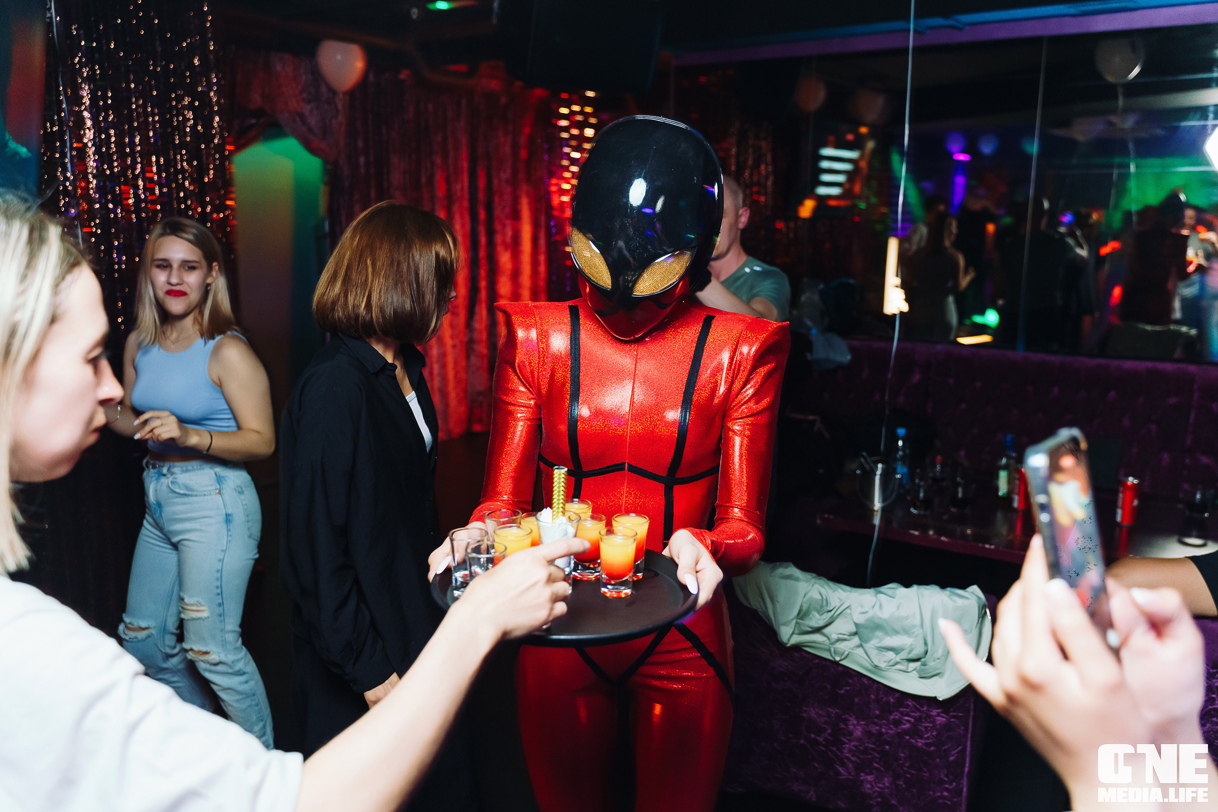 Фоторепортаж из караоке-клуба Эйфория. One Media Life: фоторепортажи, фотоотчеты с мероприятий и заведений