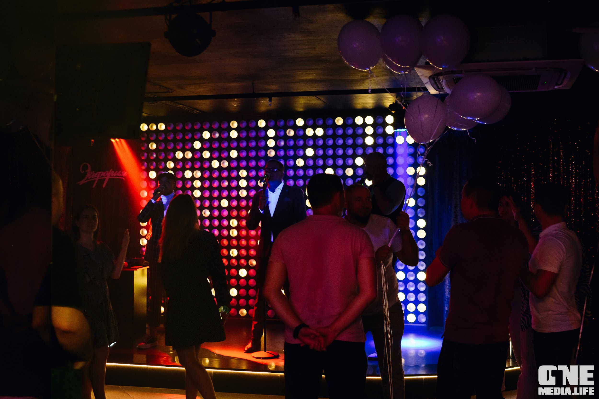 Фоторепортаж из караоке-клуба Эйфория. One Media Life: фоторепортажи, фотоотчеты с мероприятий и заведений